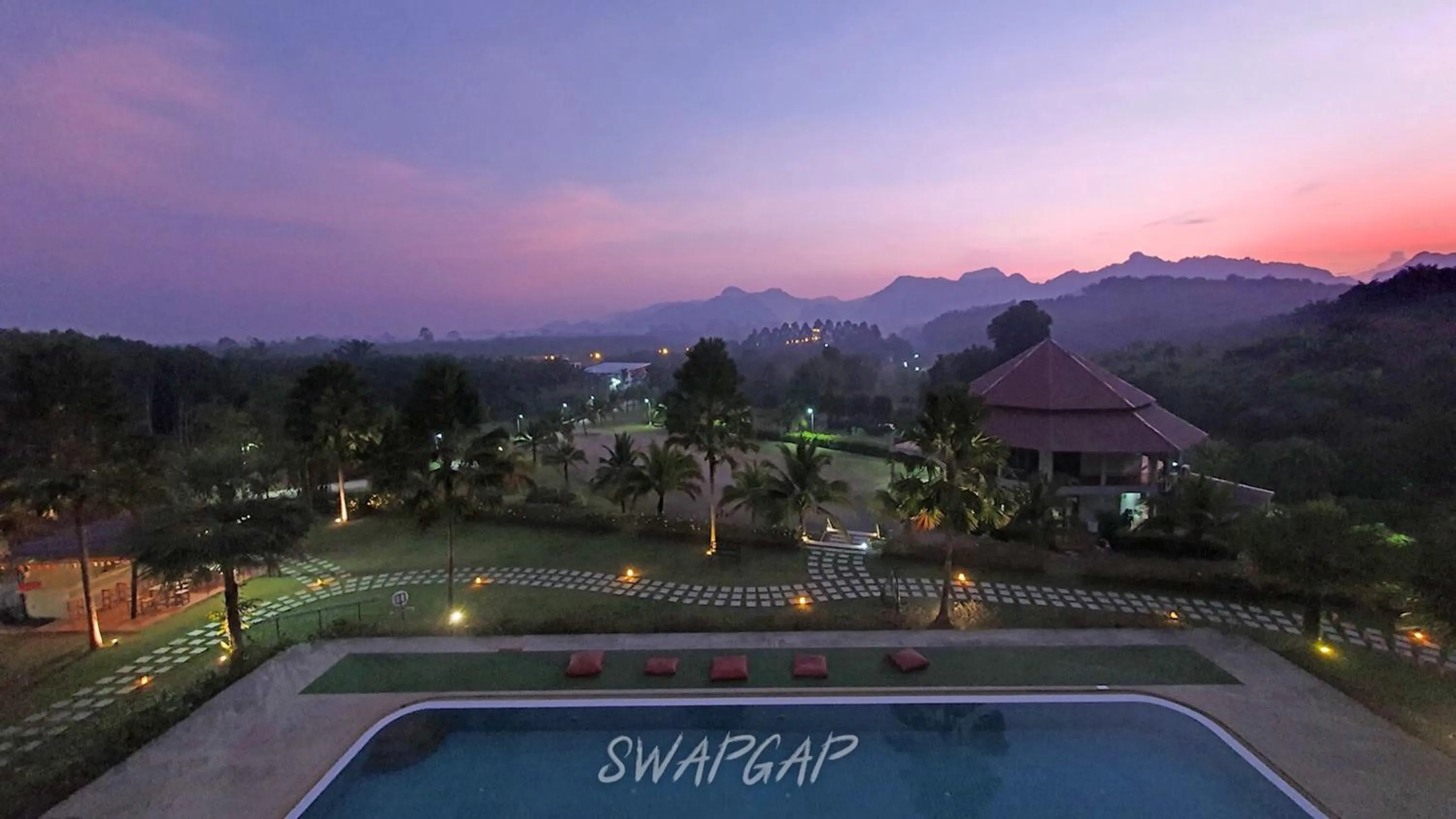 Swimming pool in Takhun Mountain View
