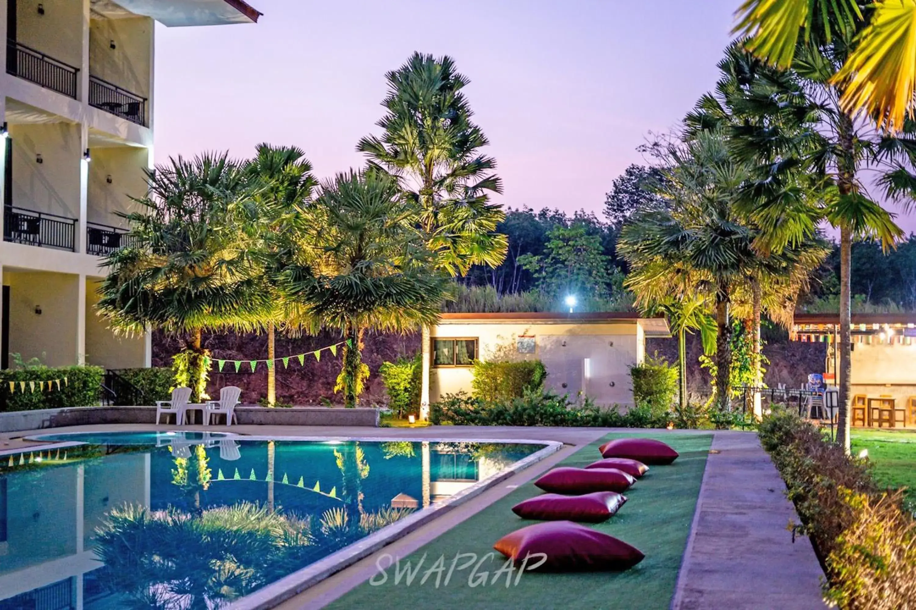 Swimming pool in Takhun Mountain View Swimming pool in Takhun Mountain View