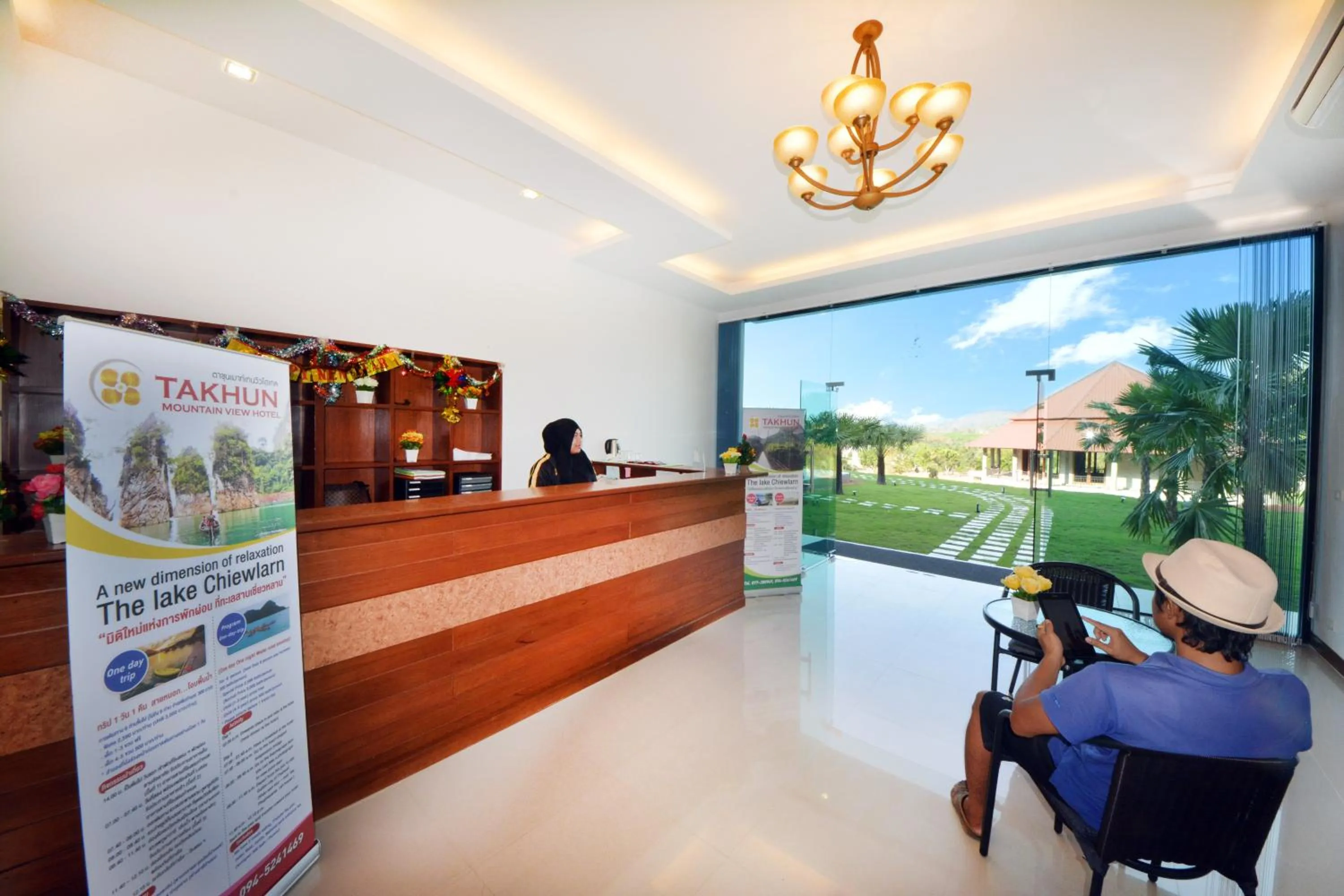 People in Takhun Mountain View