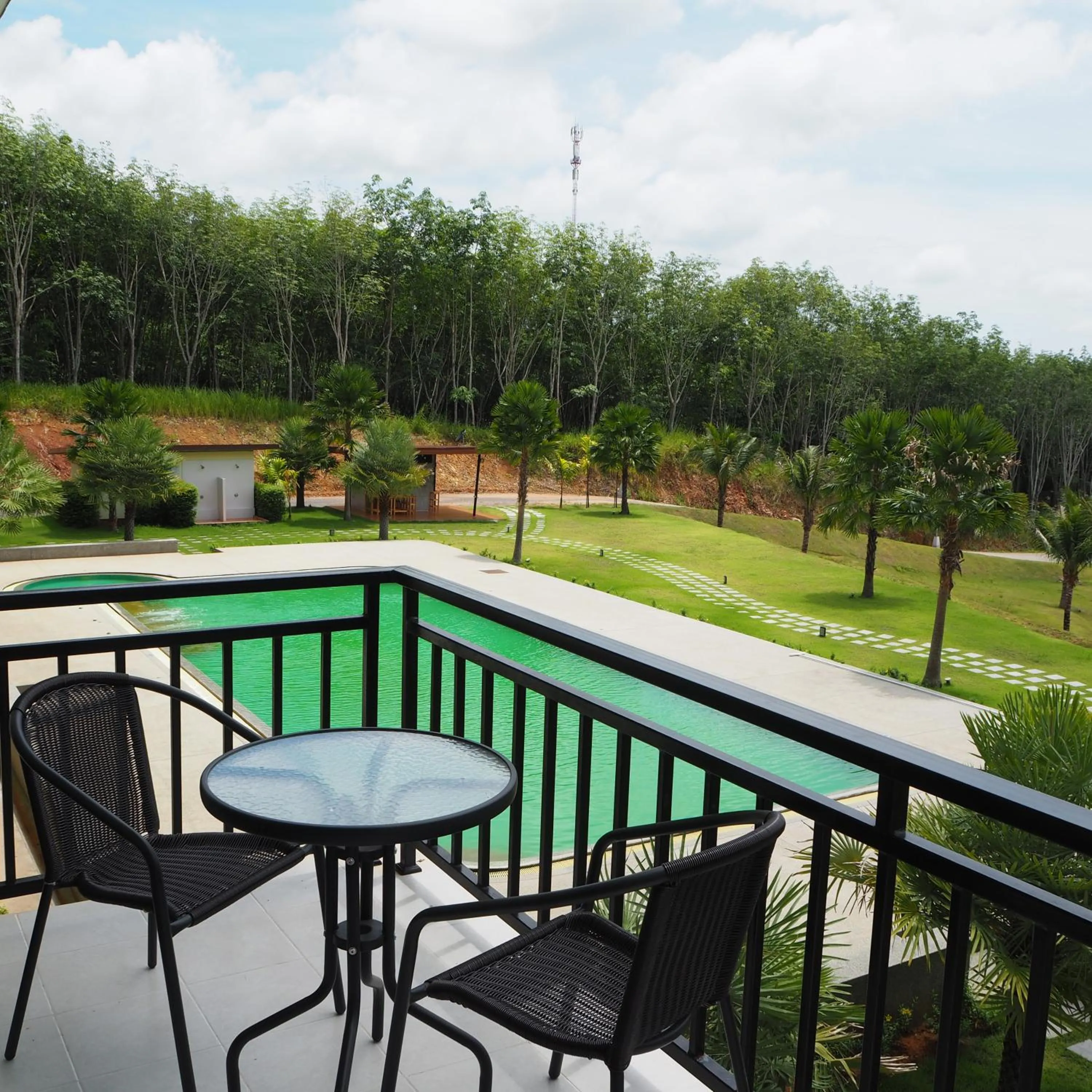 Pool view in Takhun Mountain View