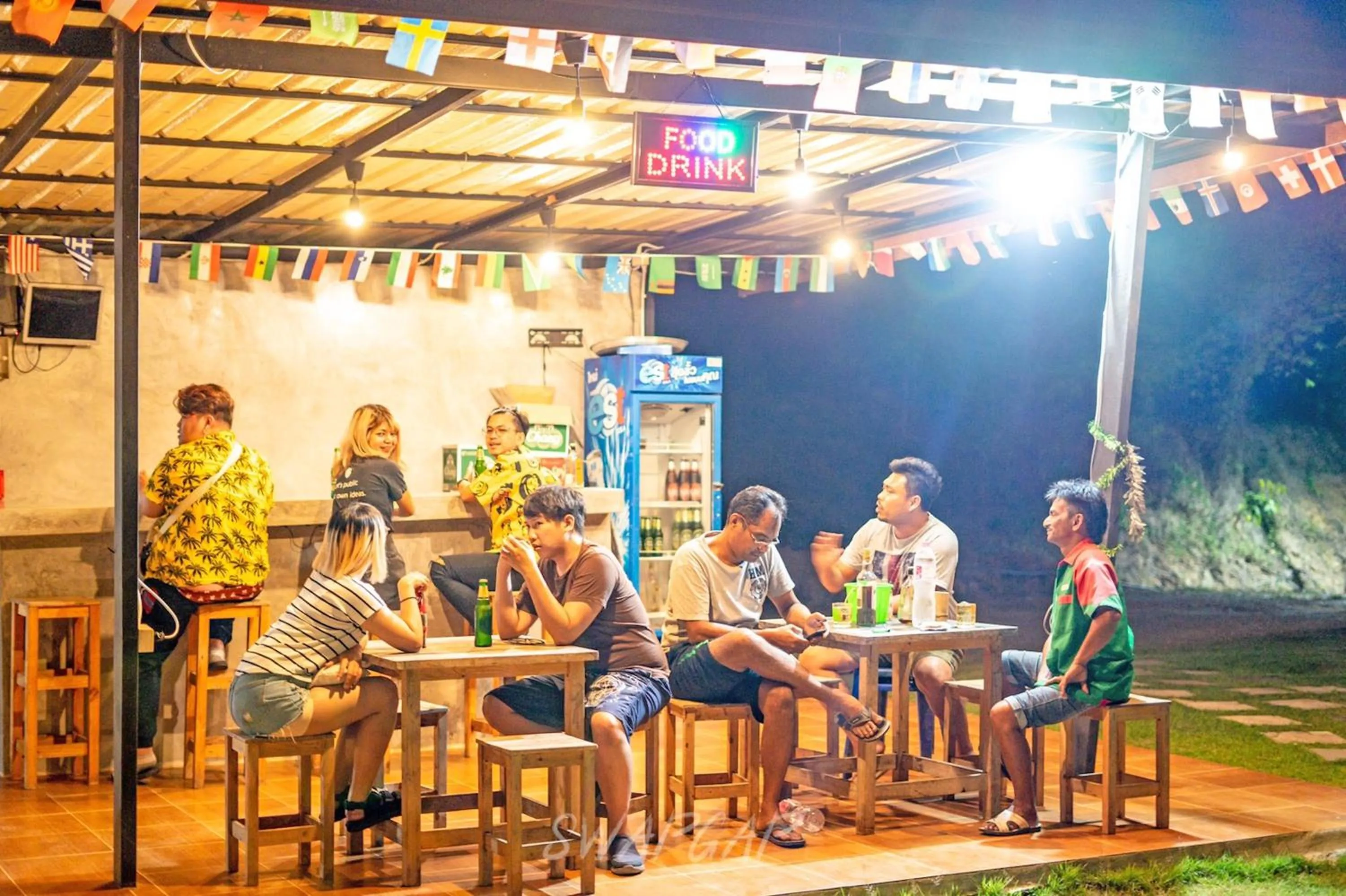 People in Takhun Mountain View