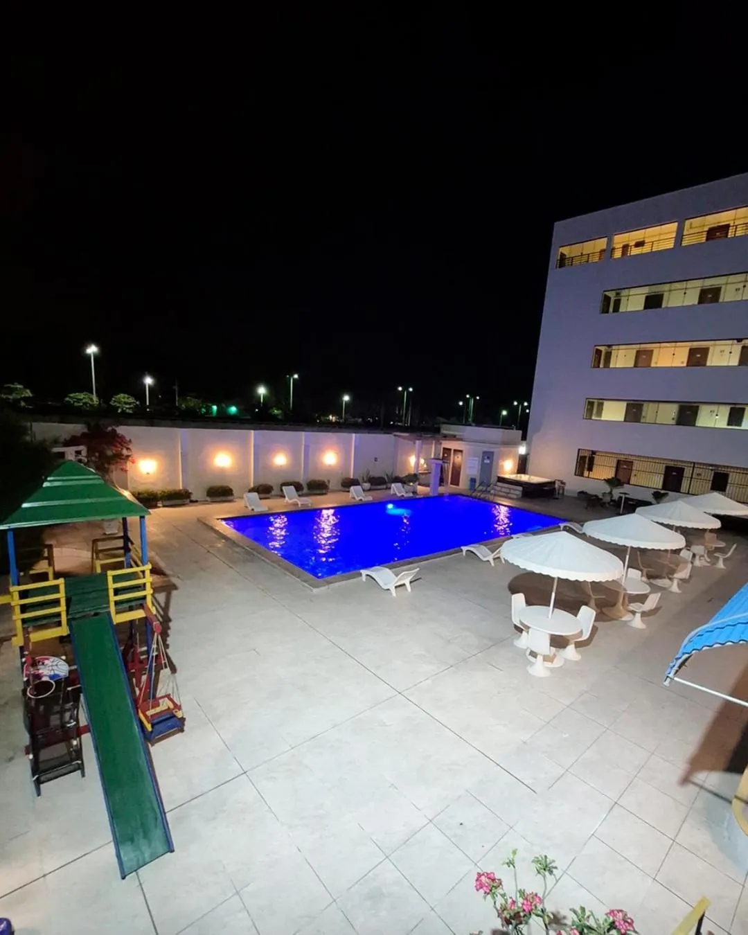 Swimming pool in Golden Beach Hotel