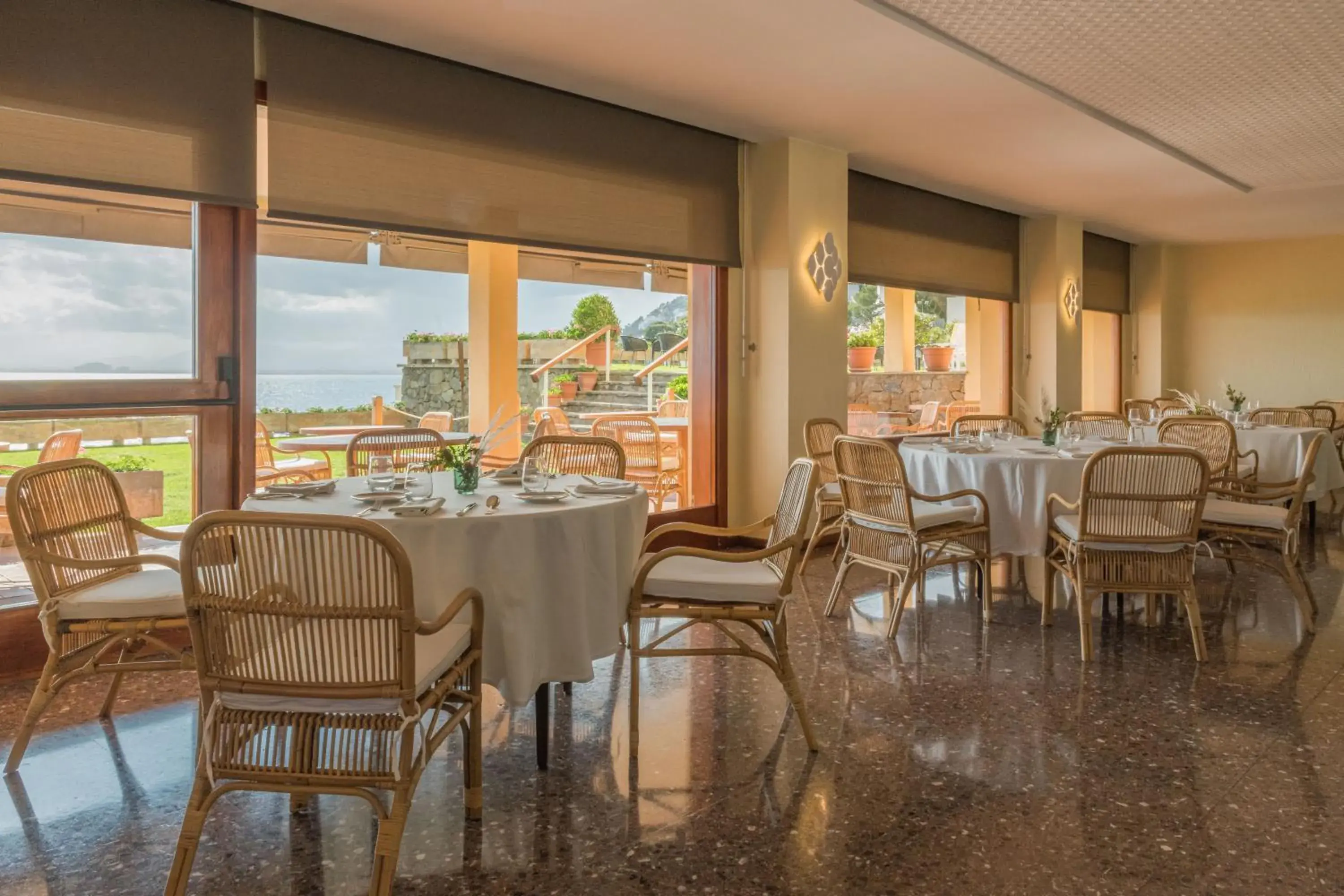 Restaurant/places to eat in Almadraba Park Hotel Restaurant/places to eat in Almadraba Park Hotel