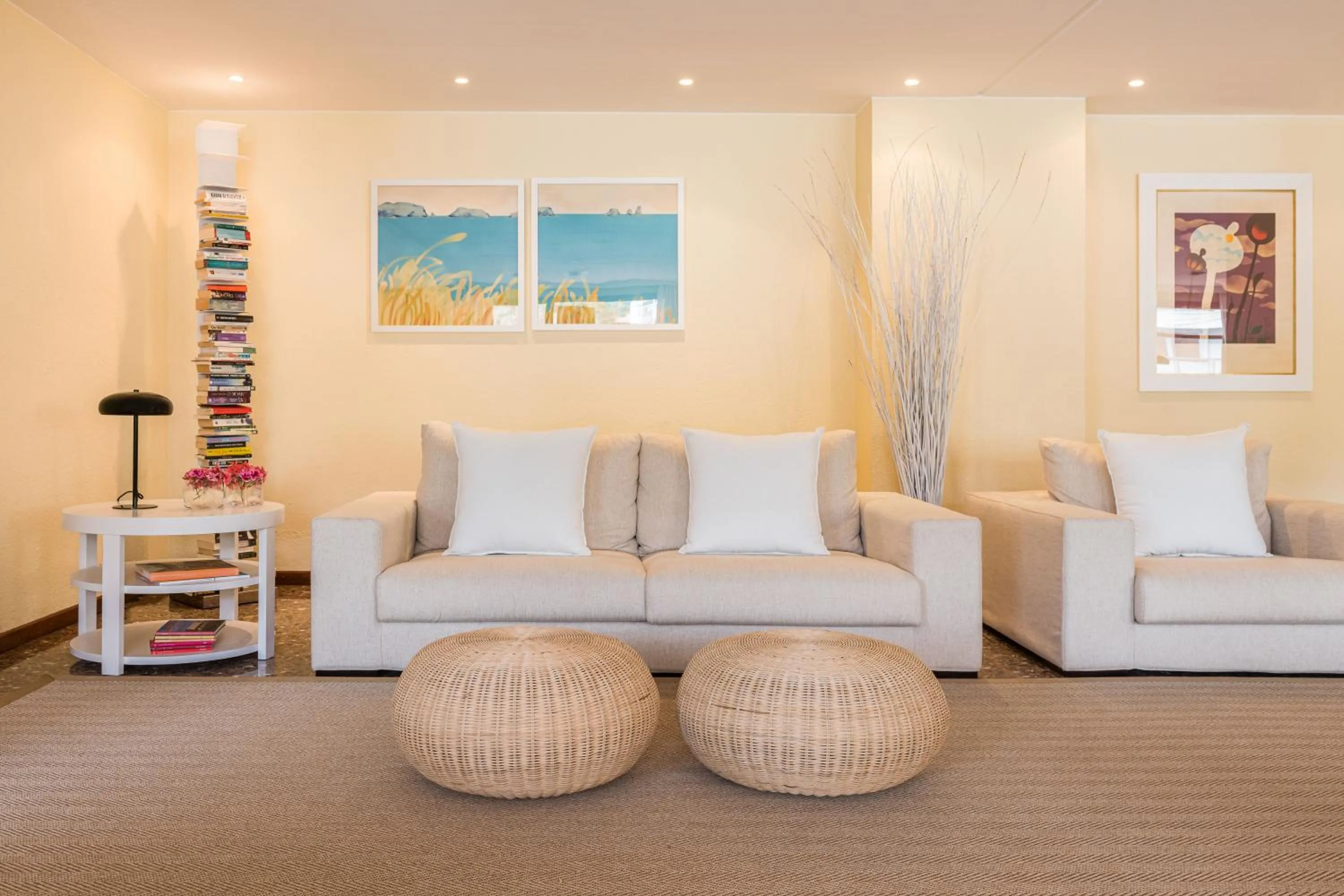 Living room in Almadraba Park Hotel