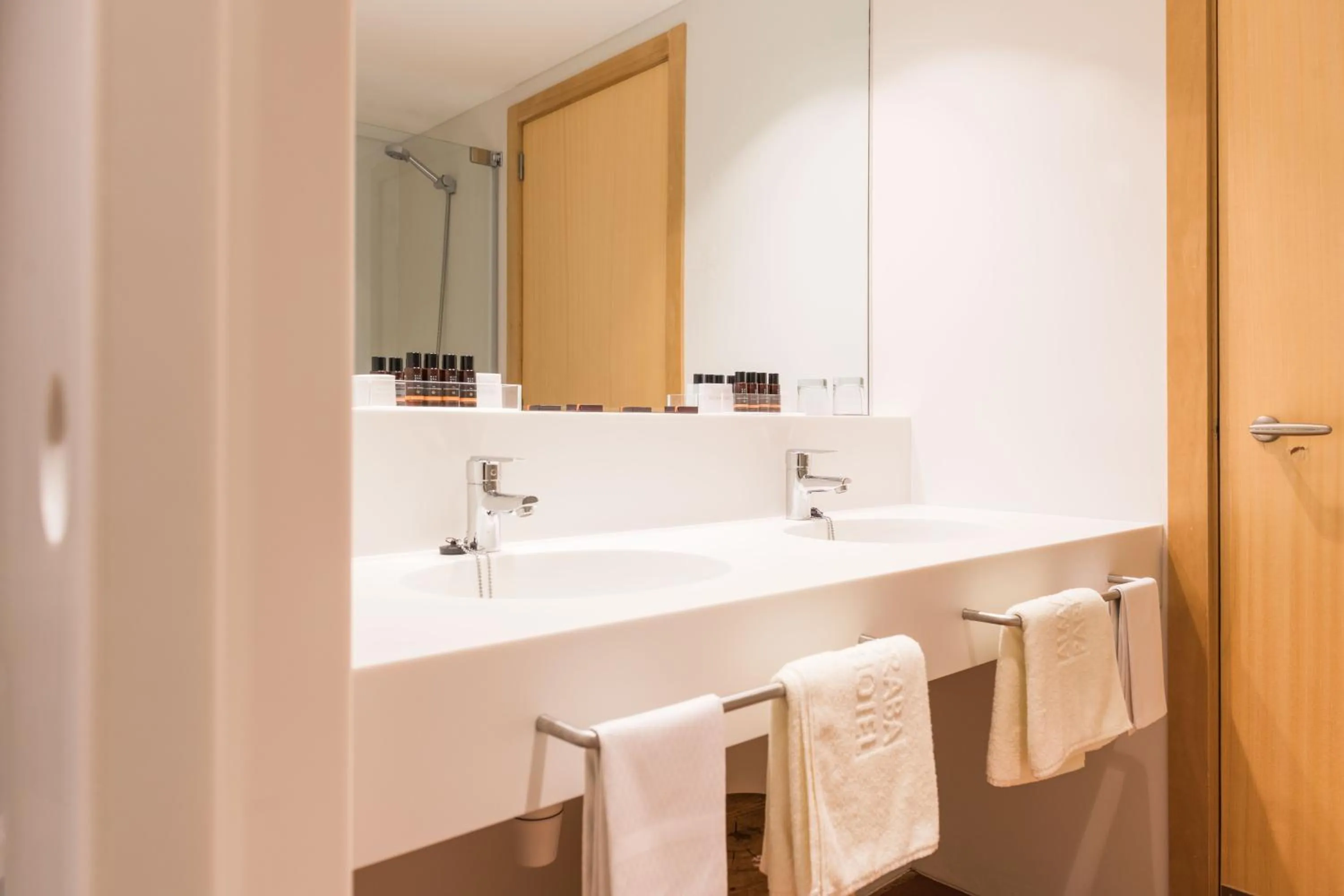 Bathroom in Almadraba Park Hotel