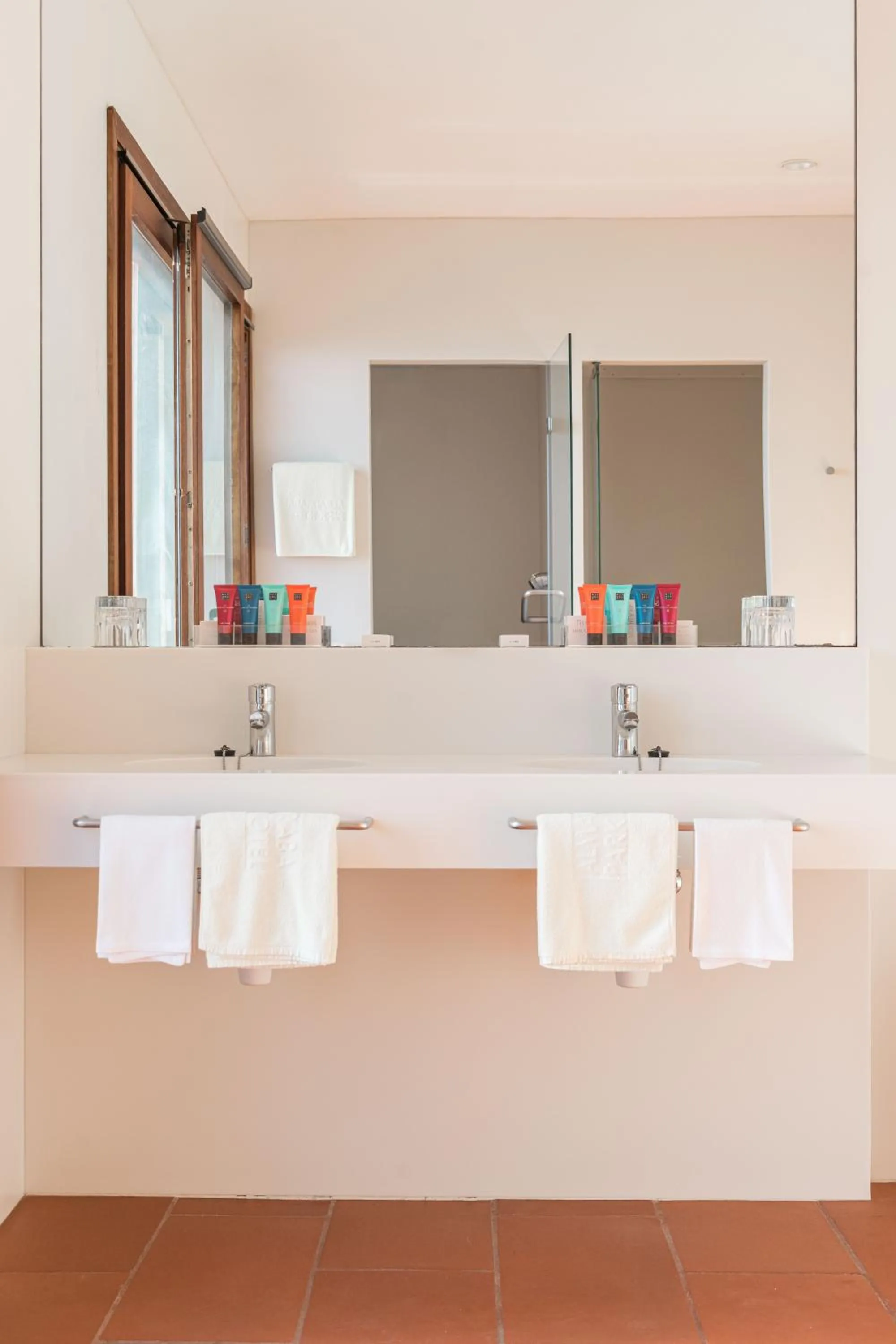 Bathroom in Almadraba Park Hotel