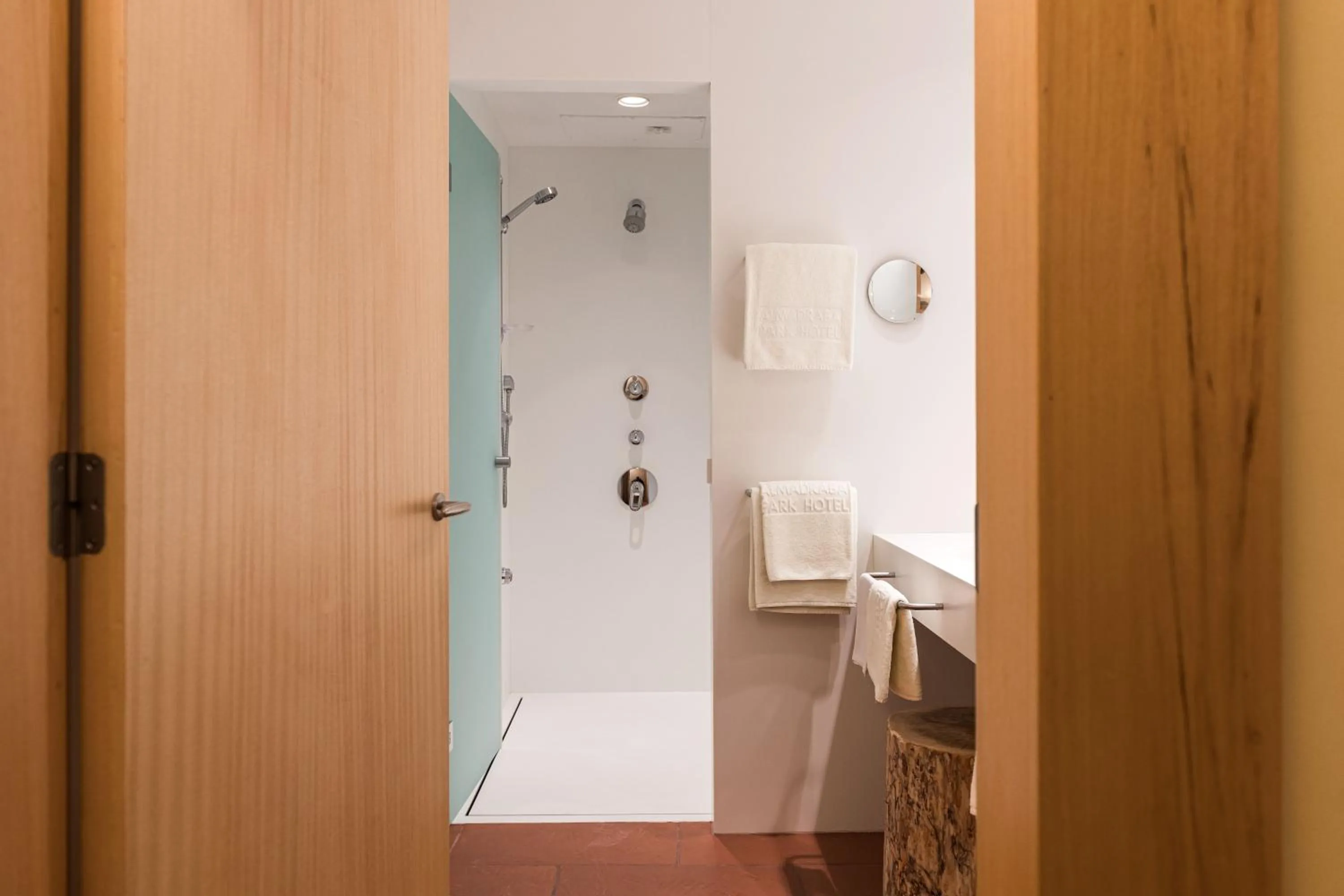 Bathroom in Almadraba Park Hotel