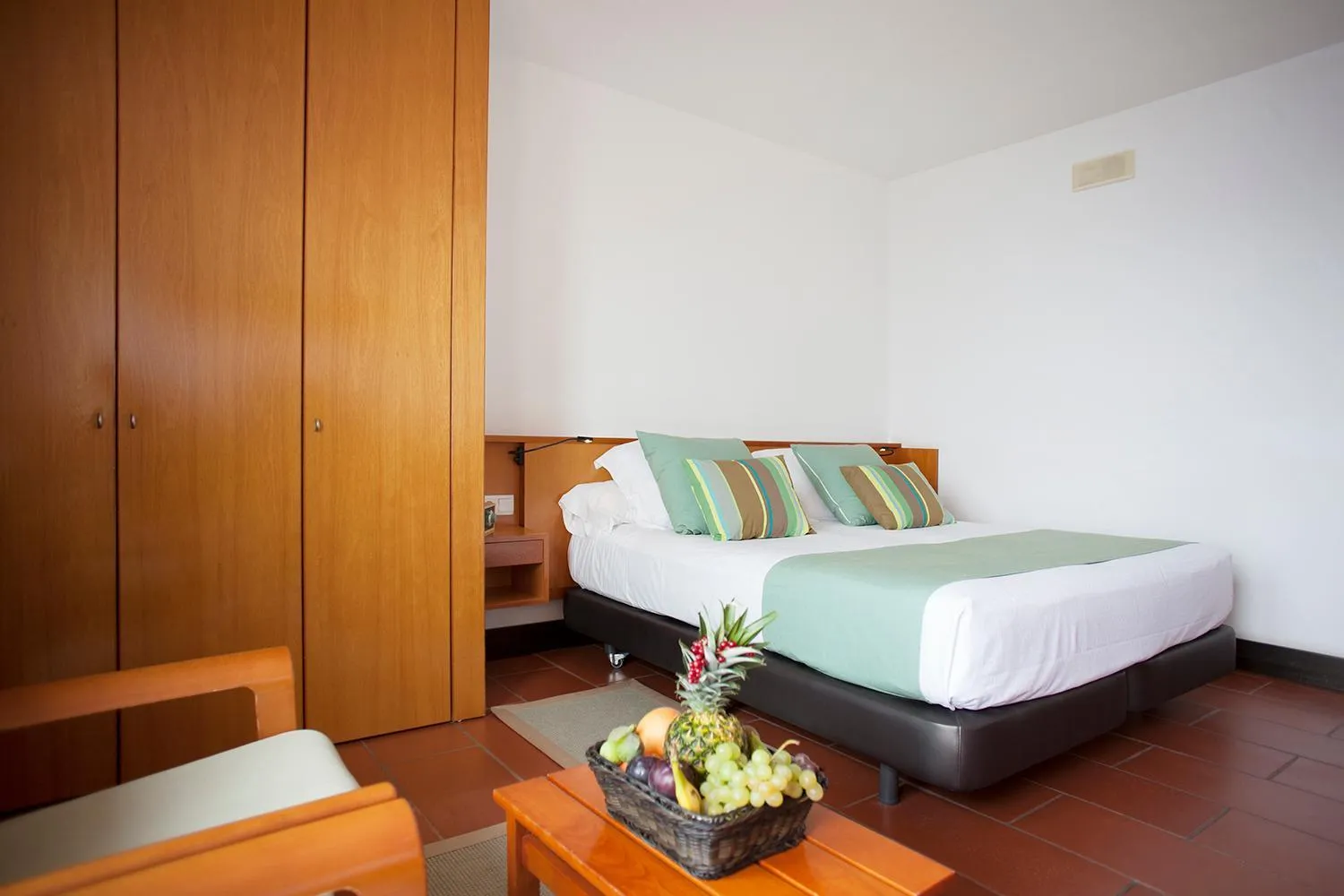 Bed in Almadraba Park Hotel