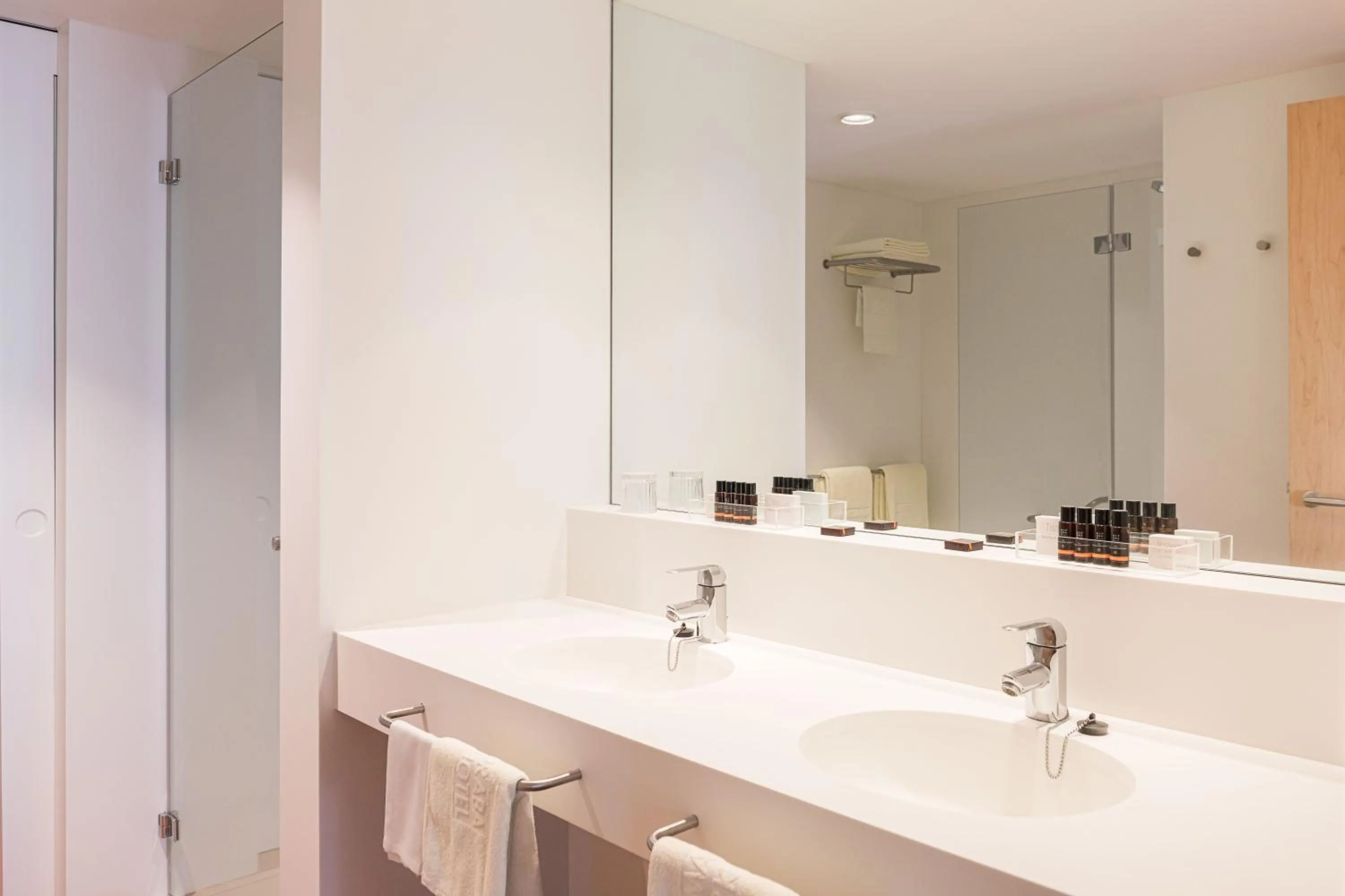 Bathroom in Almadraba Park Hotel