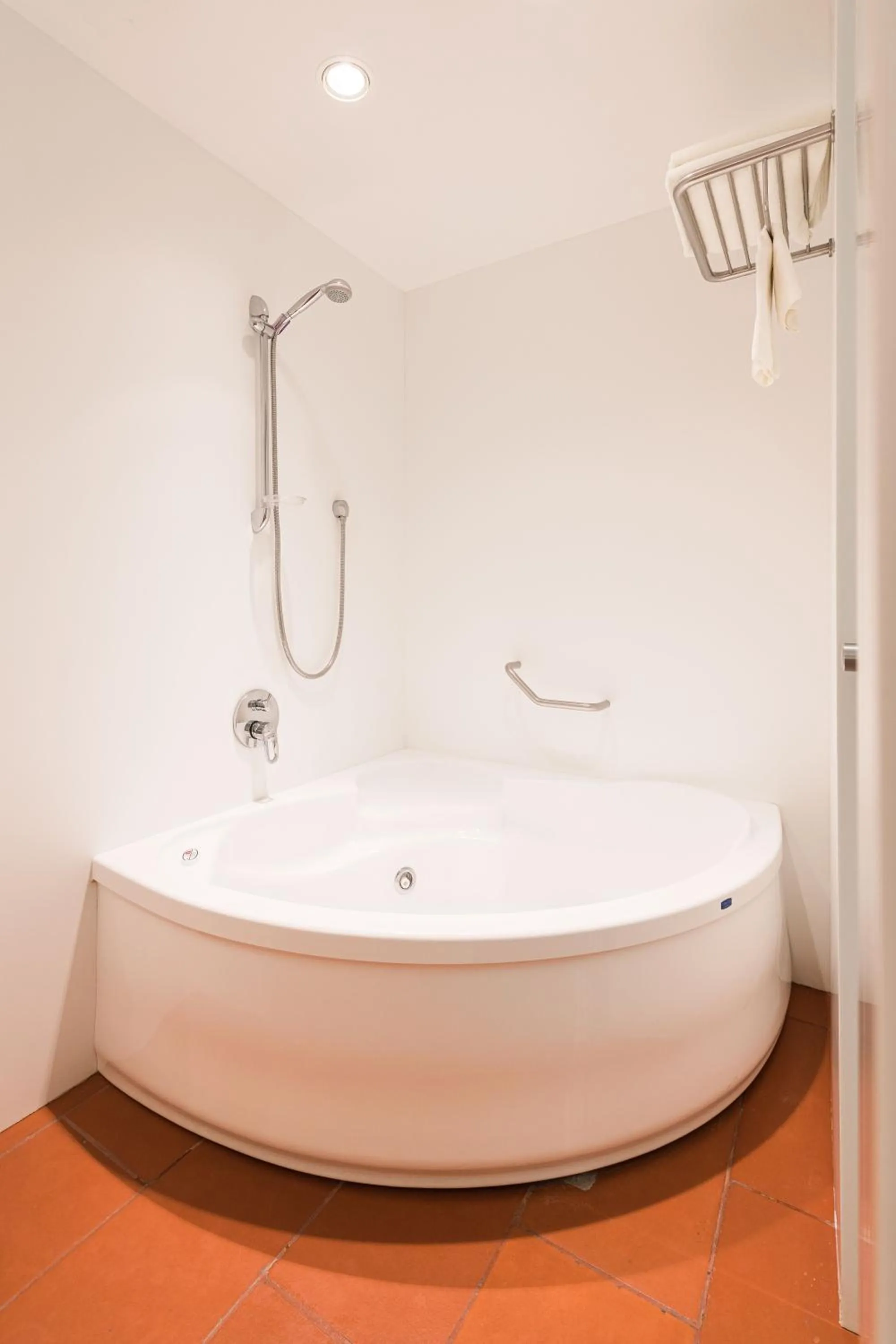 Bathroom in Almadraba Park Hotel