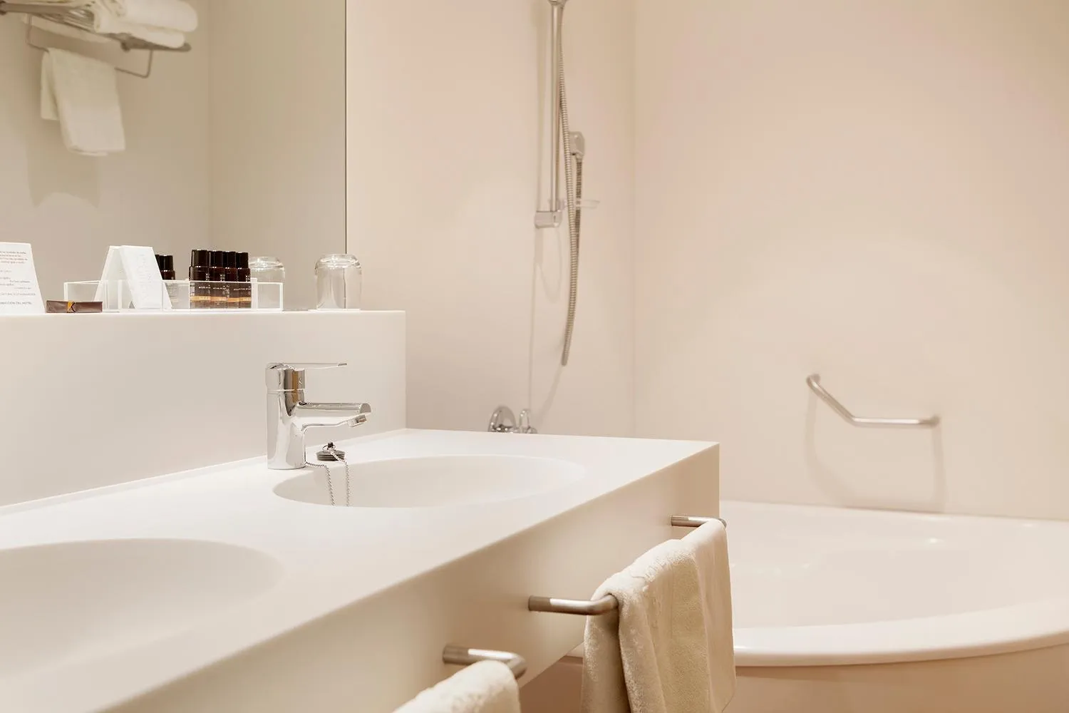 Bathroom in Almadraba Park Hotel