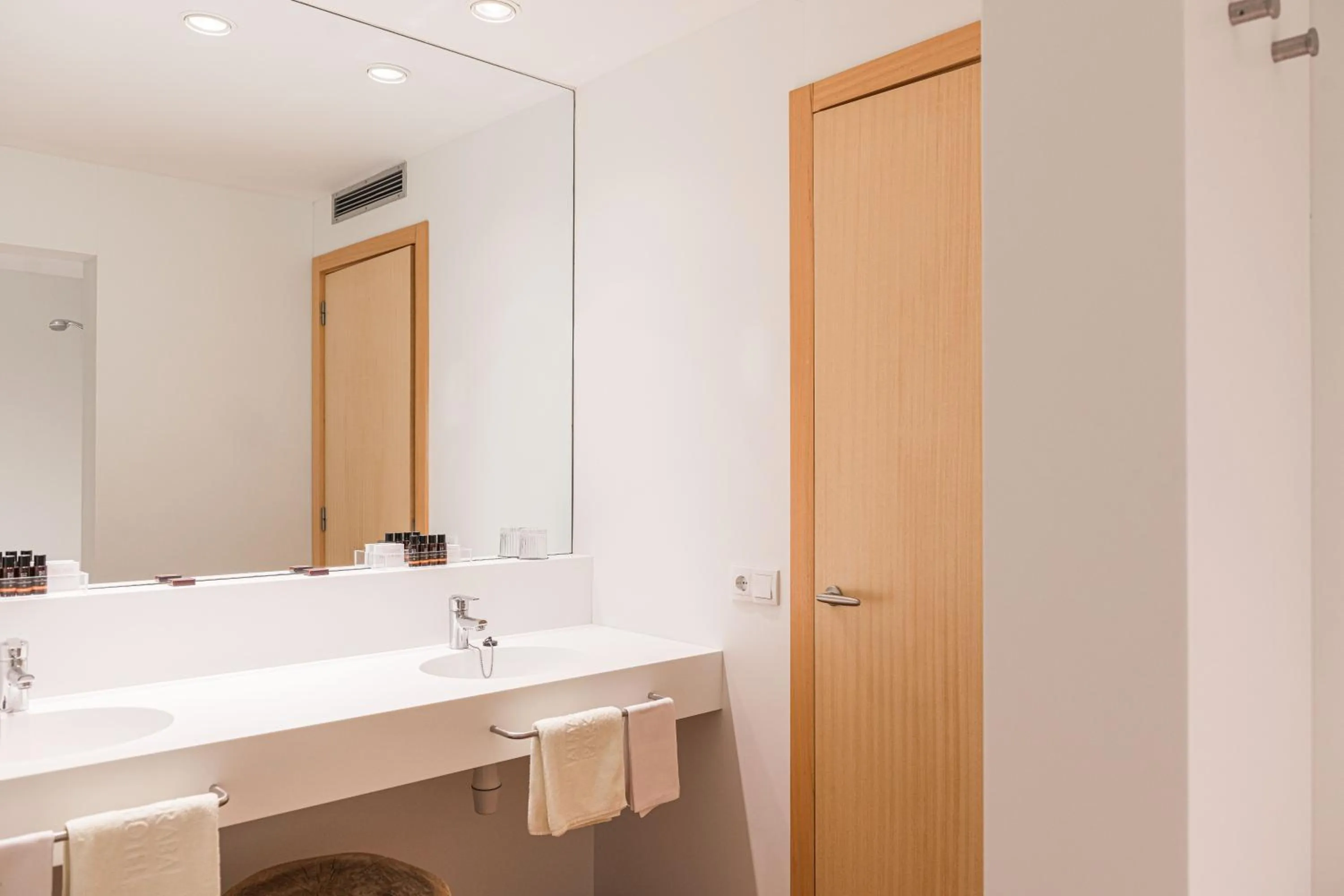 Bathroom in Almadraba Park Hotel