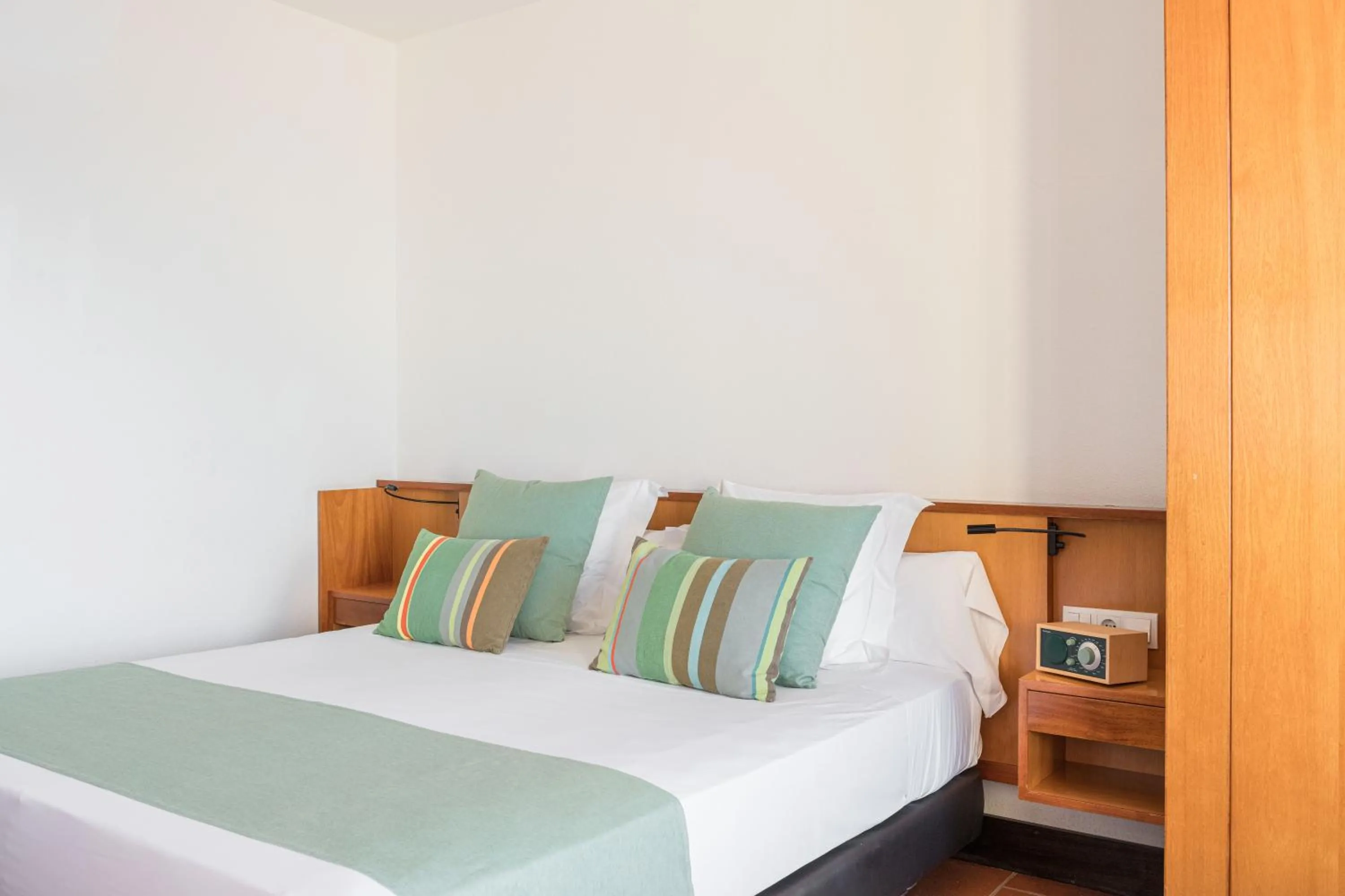 Bed in Almadraba Park Hotel