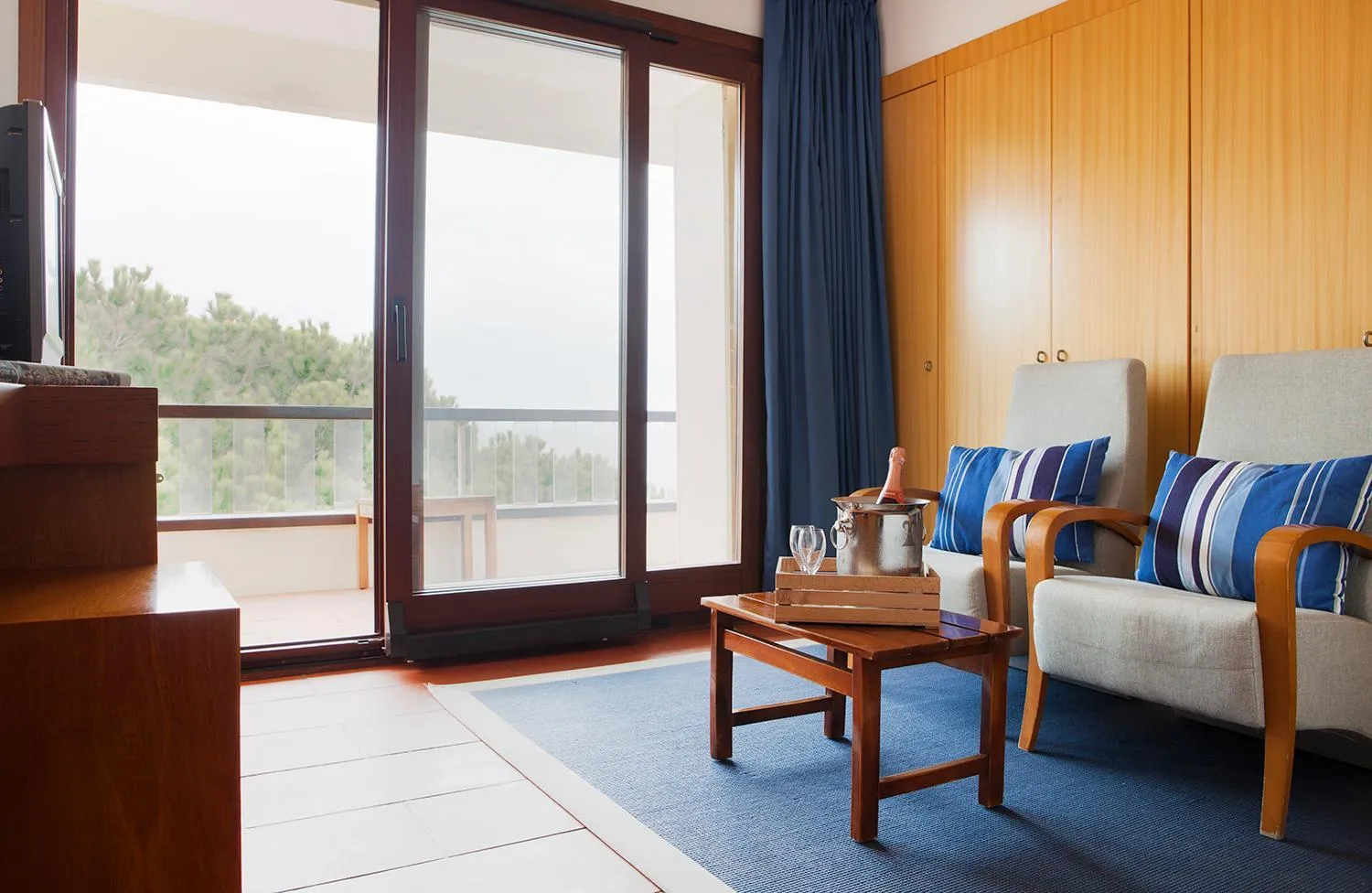 Seating area in Almadraba Park Hotel