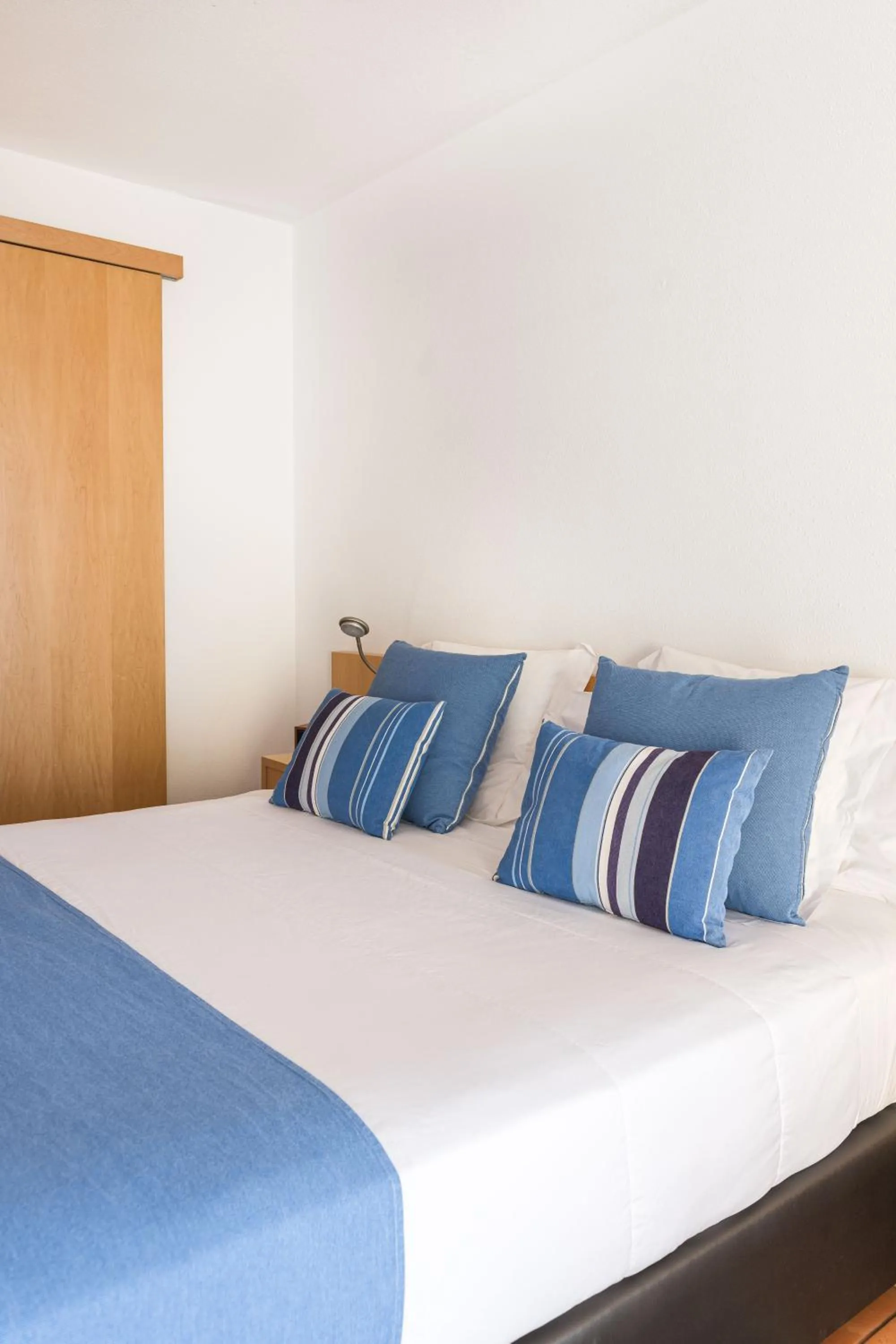 Bedroom, Bed in Almadraba Park Hotel