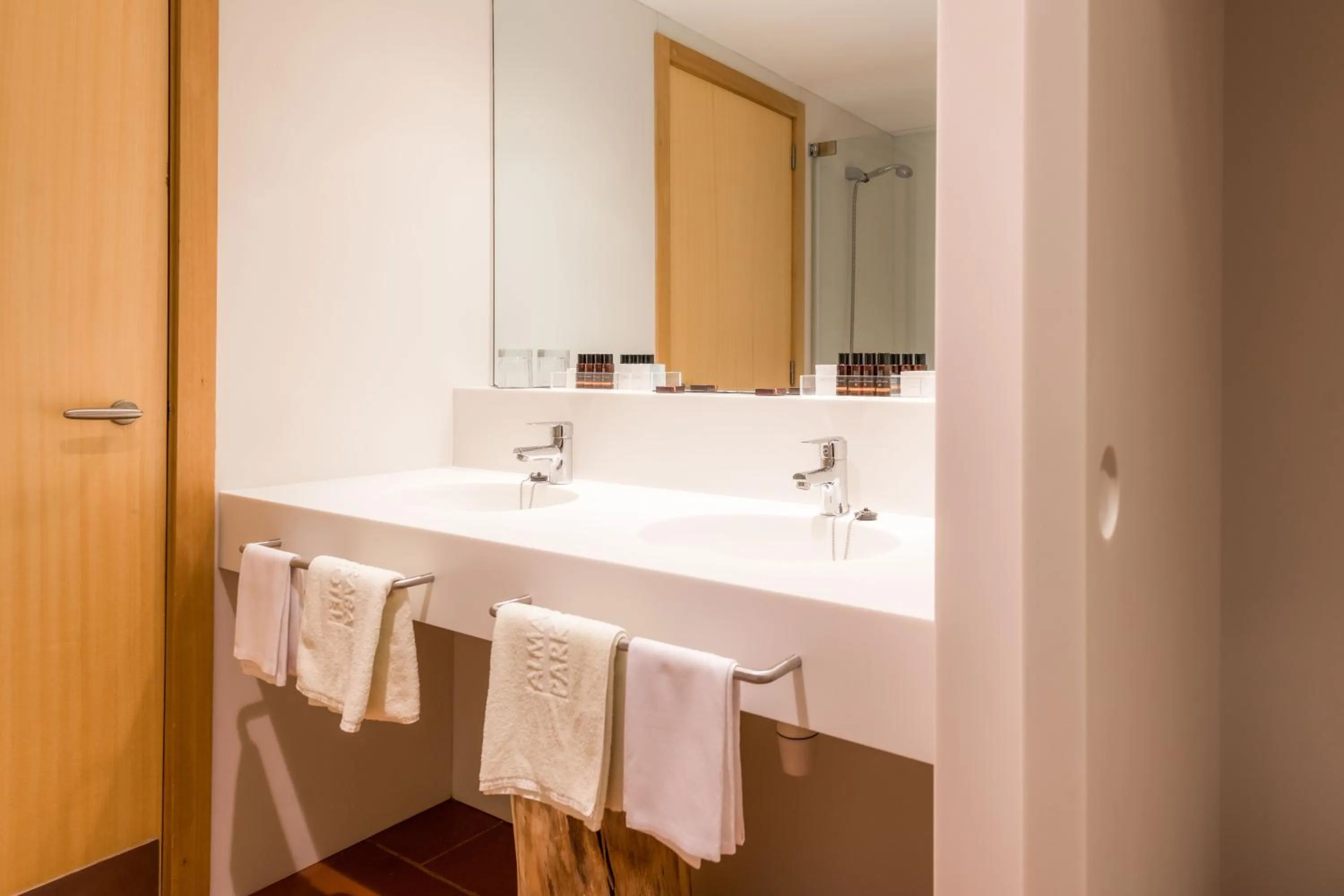 Bathroom in Almadraba Park Hotel