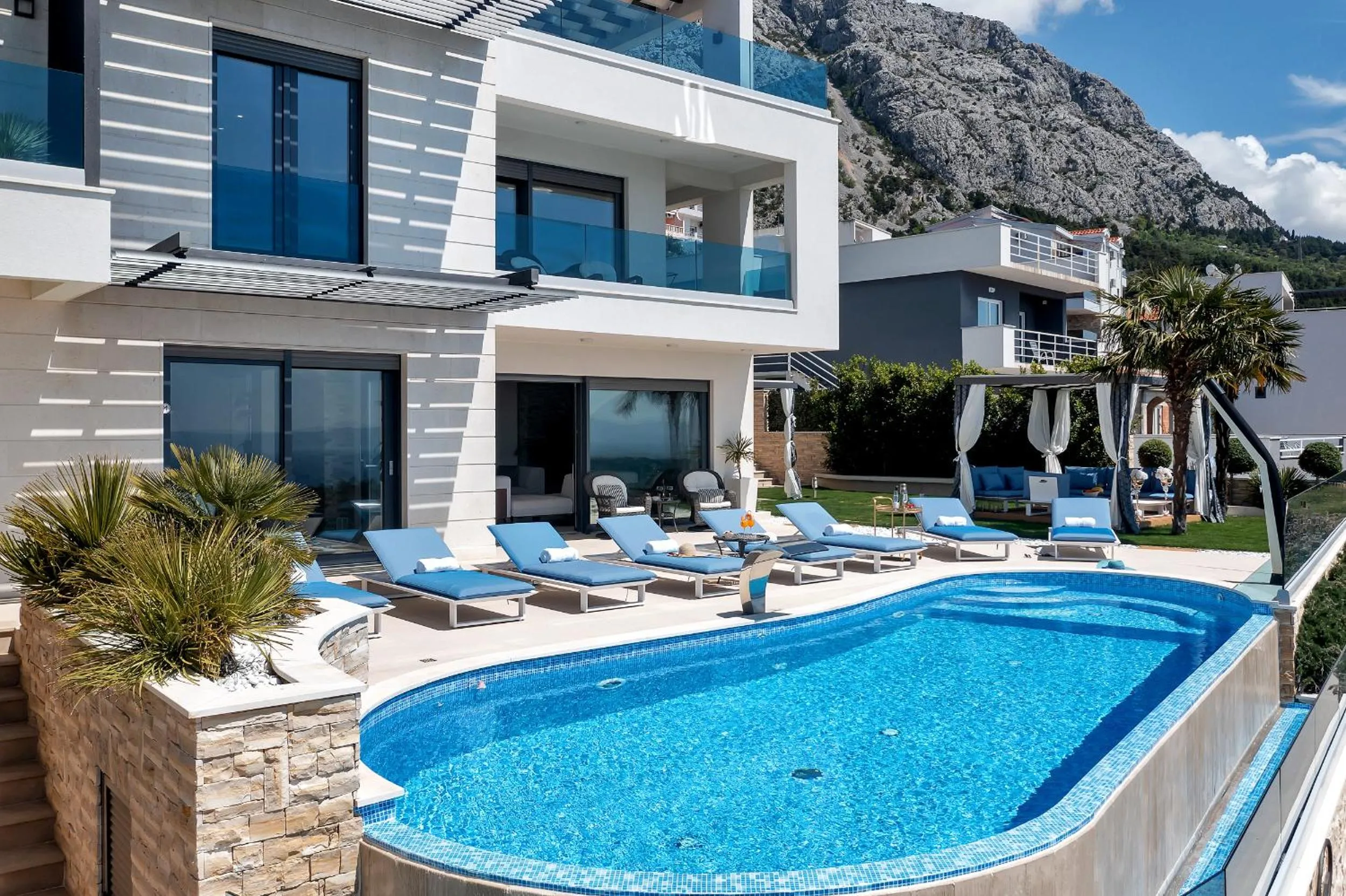 Property building in Villa Afrodita