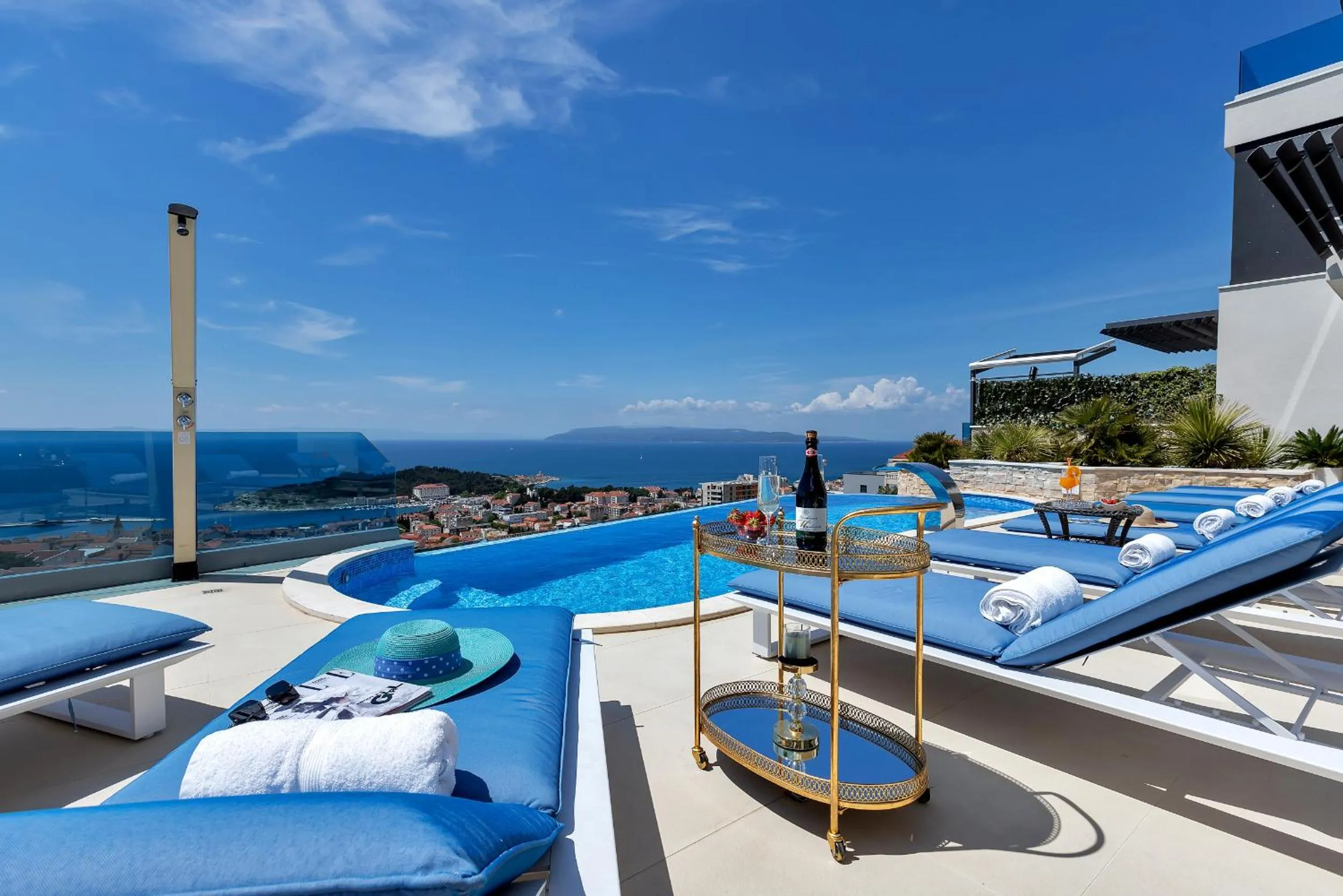 Swimming pool in Villa Afrodita