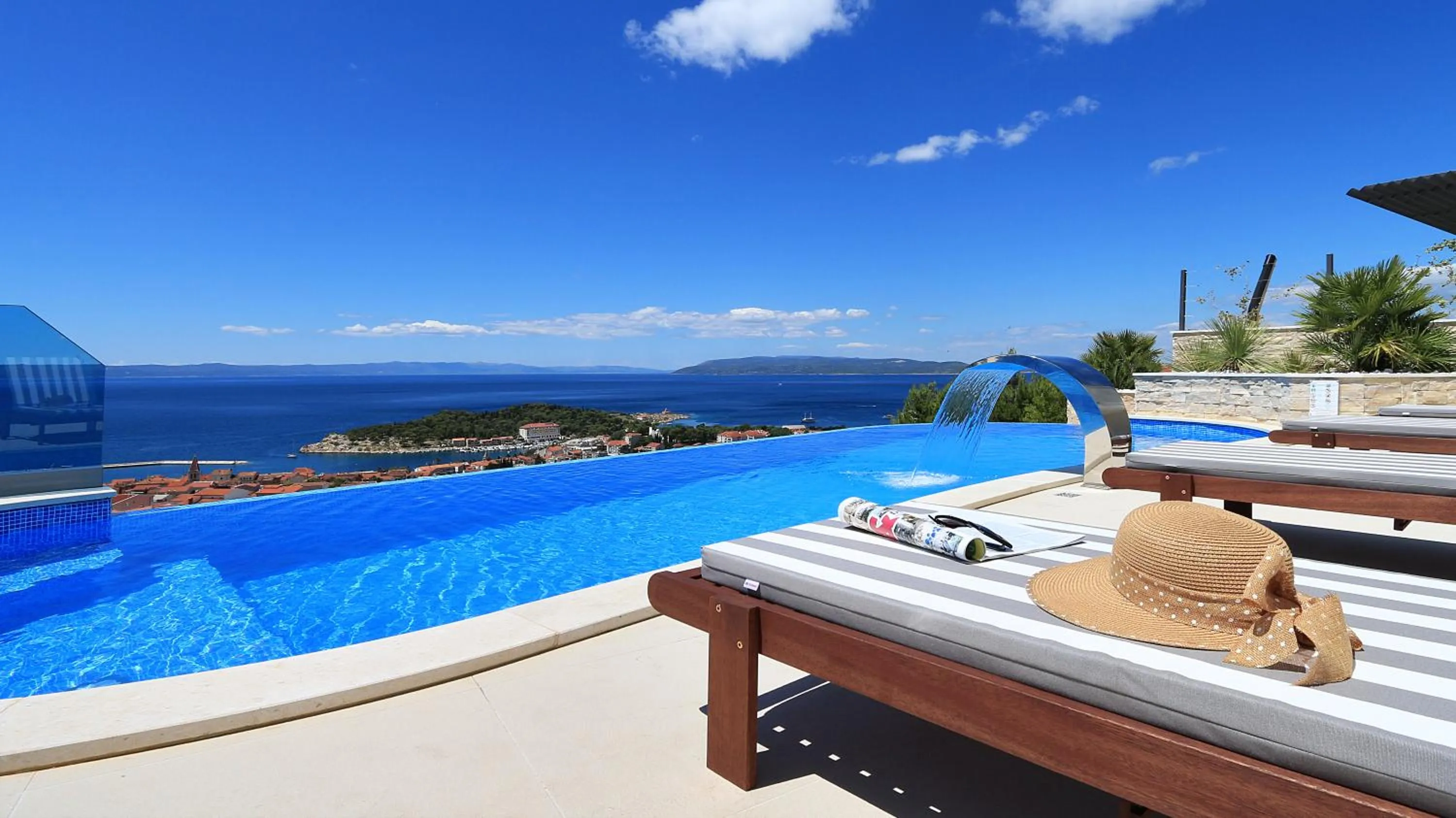 Day in Villa Afrodita