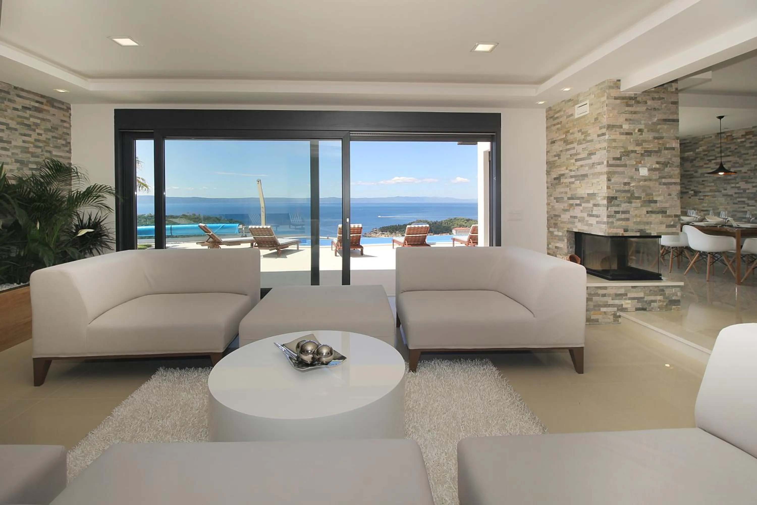 Day in Villa Afrodita