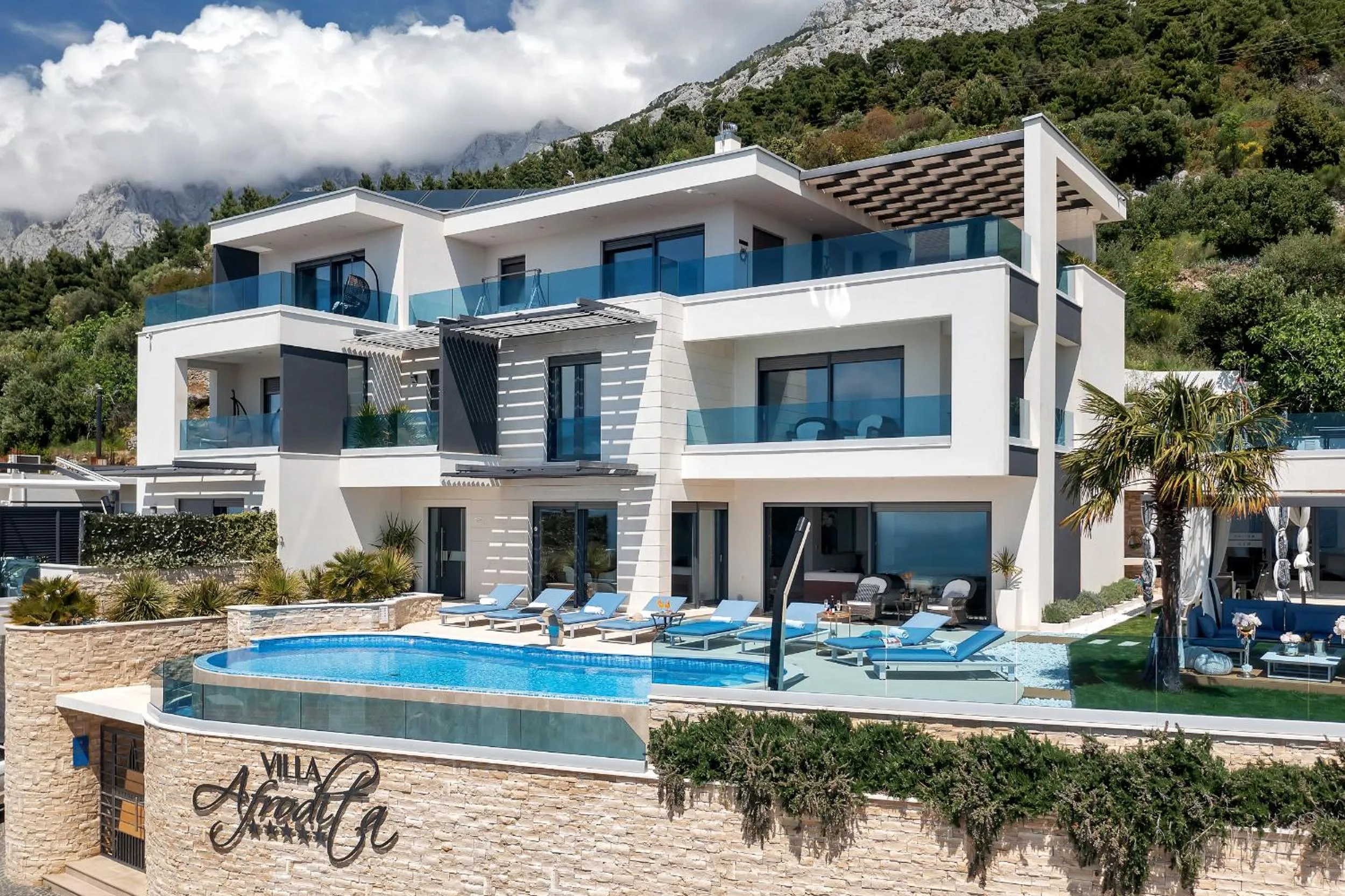 Property building in Villa Afrodita