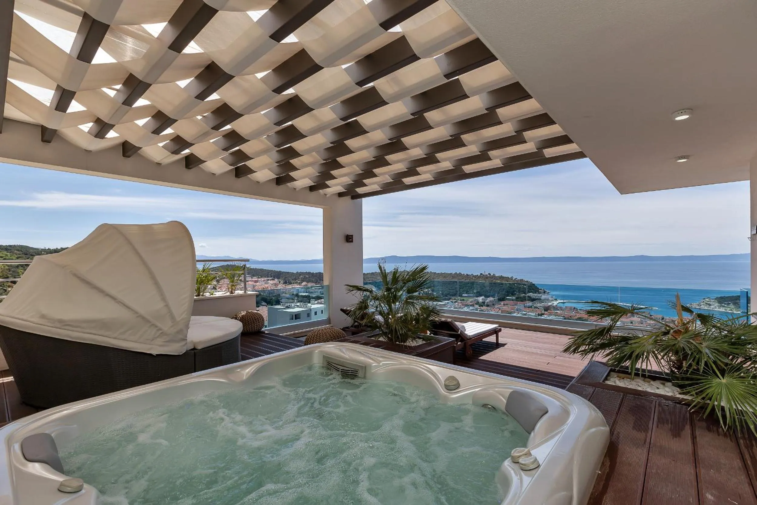 Hot Tub in Villa Afrodita