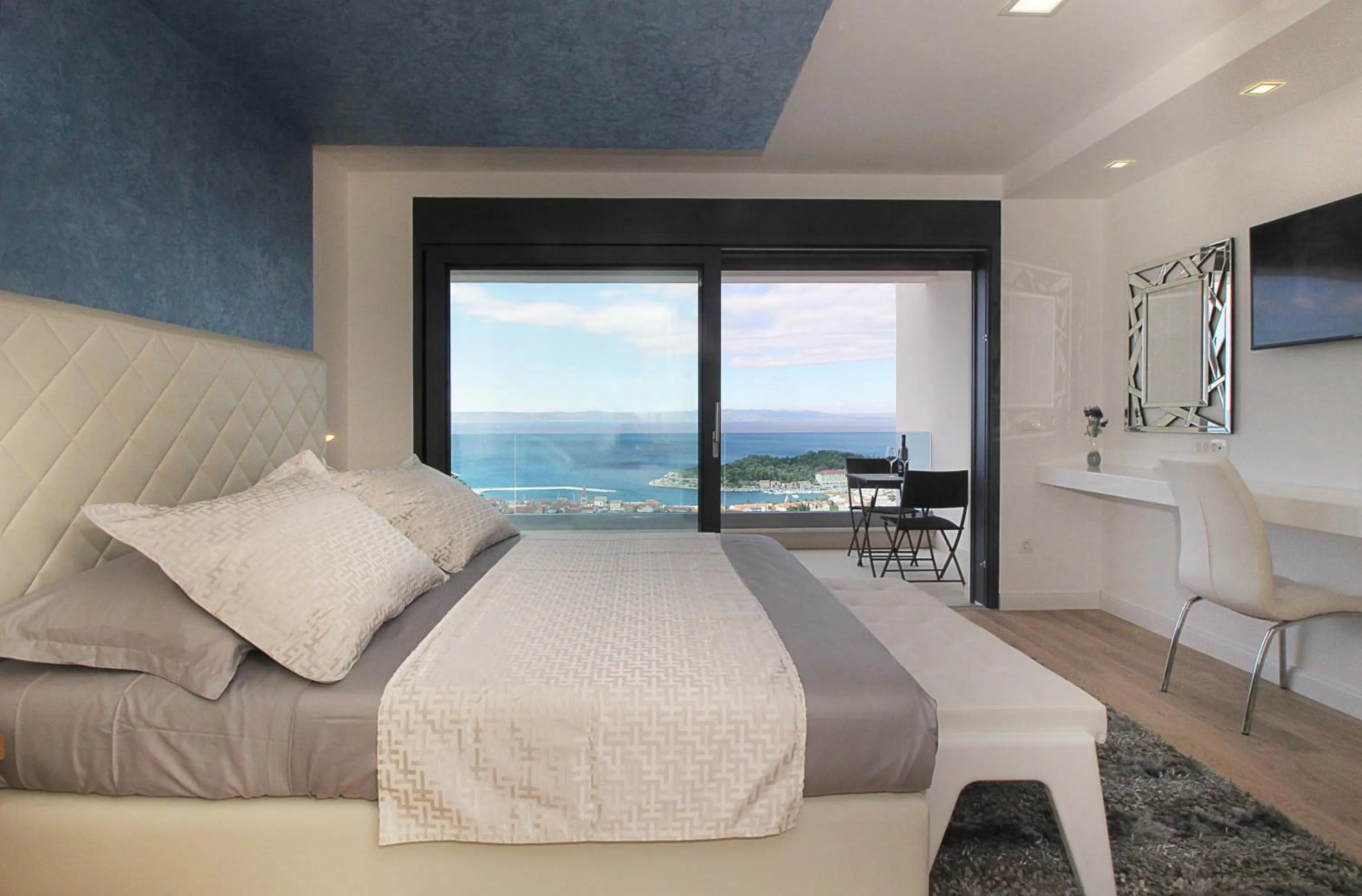 Photo of the whole room, Bed in Villa Afrodita