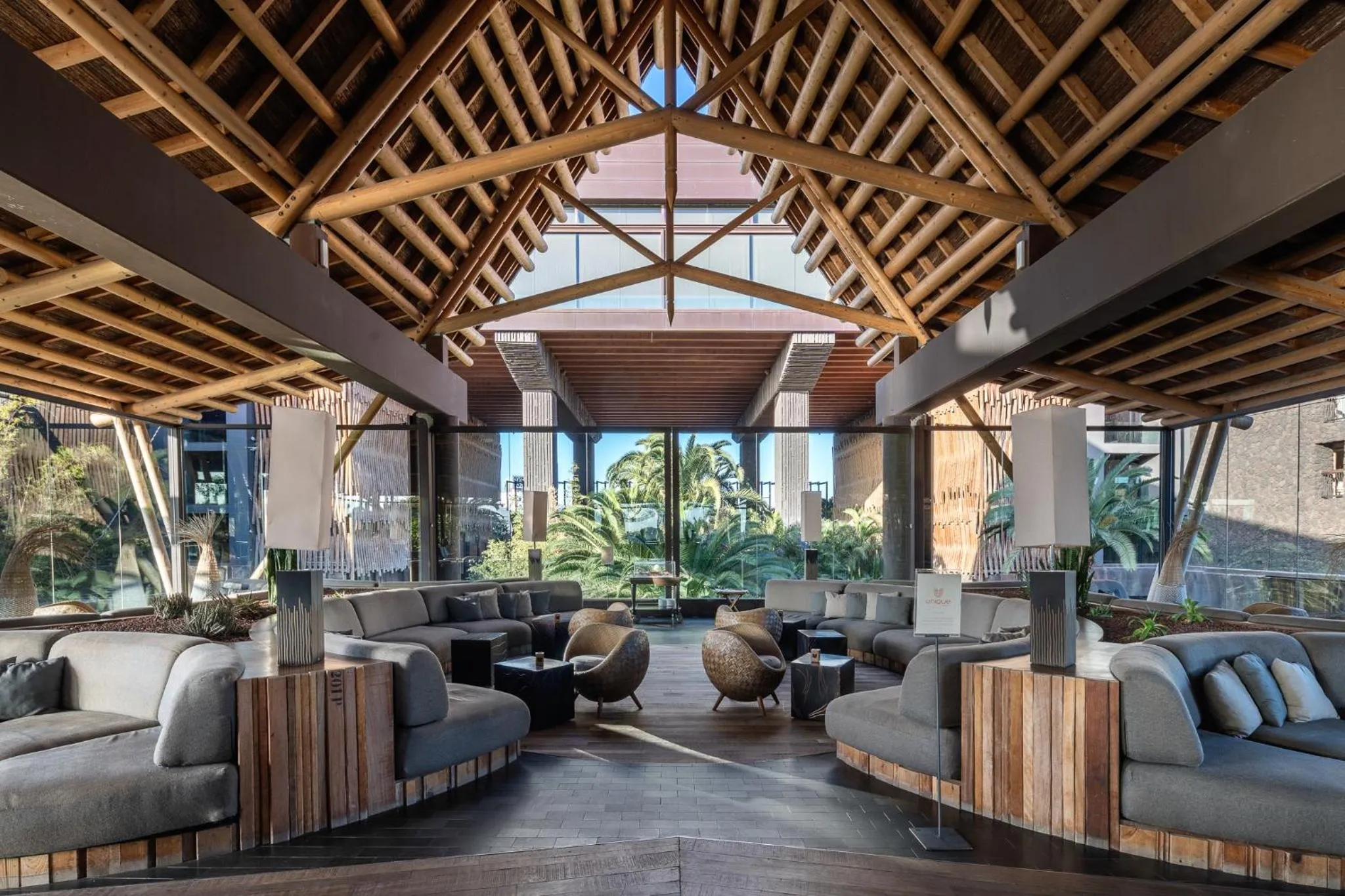 Lounge or bar in Lopesan Baobab Resort