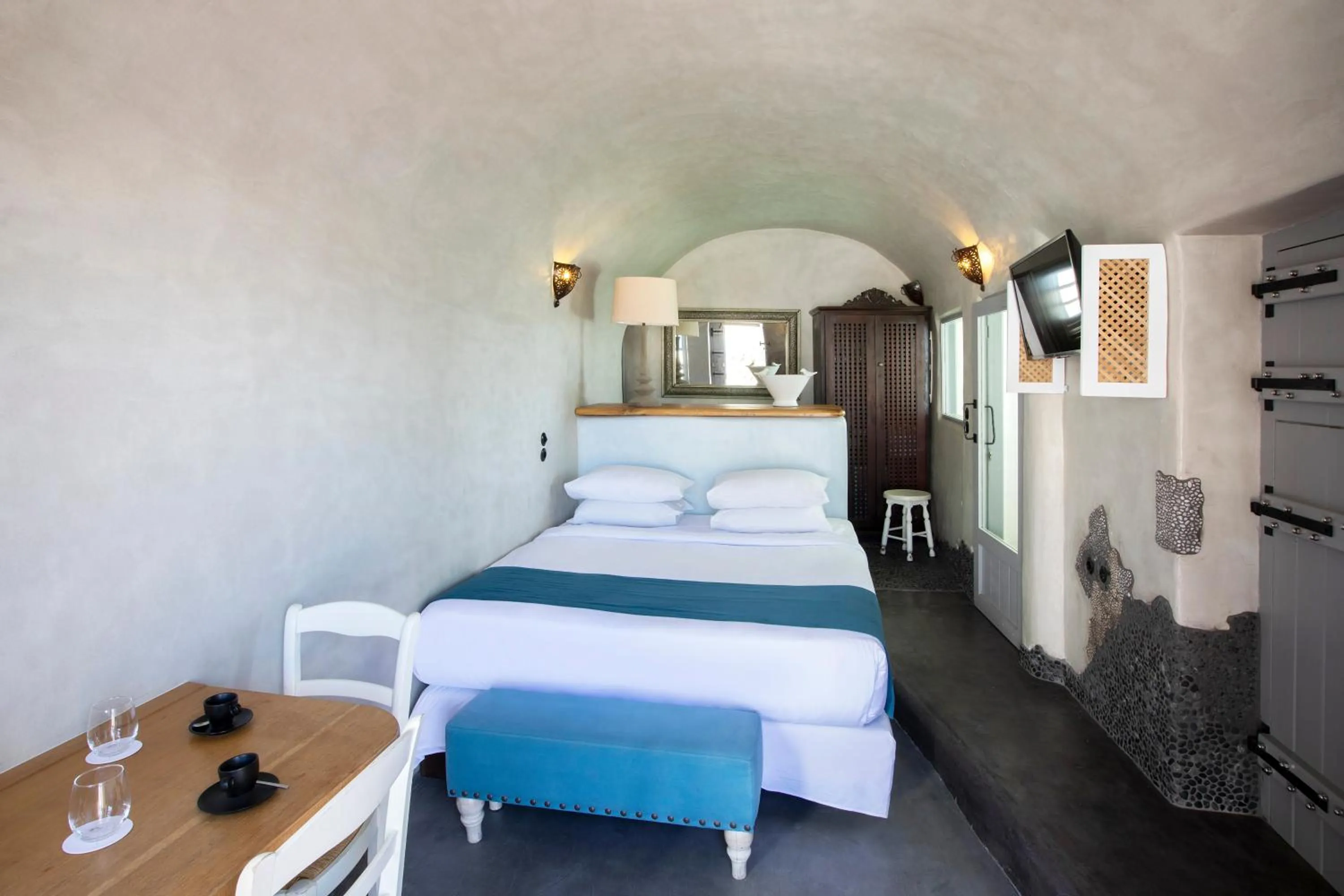 Bed in Ducato di Oia - Adults Only