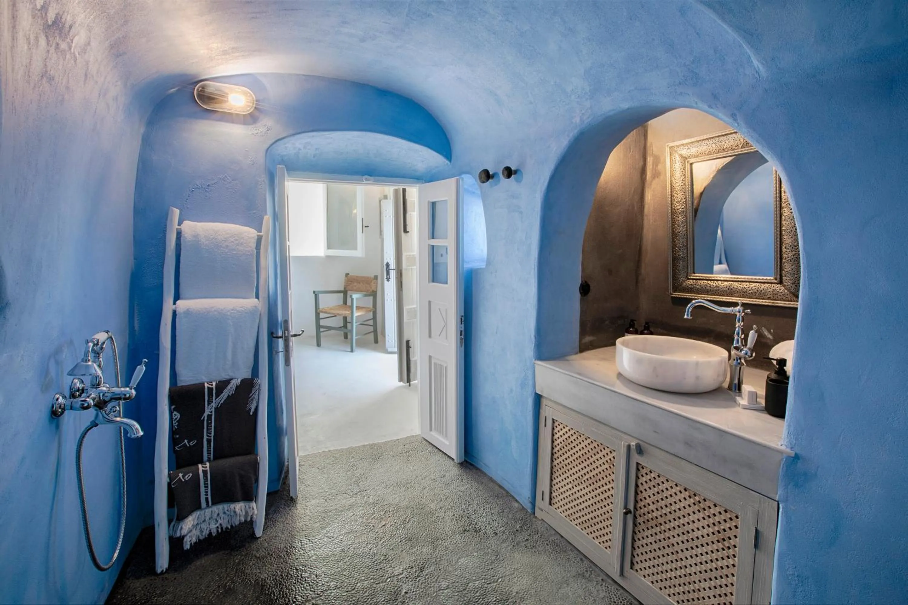 Bathroom in Ducato di Oia - Adults Only