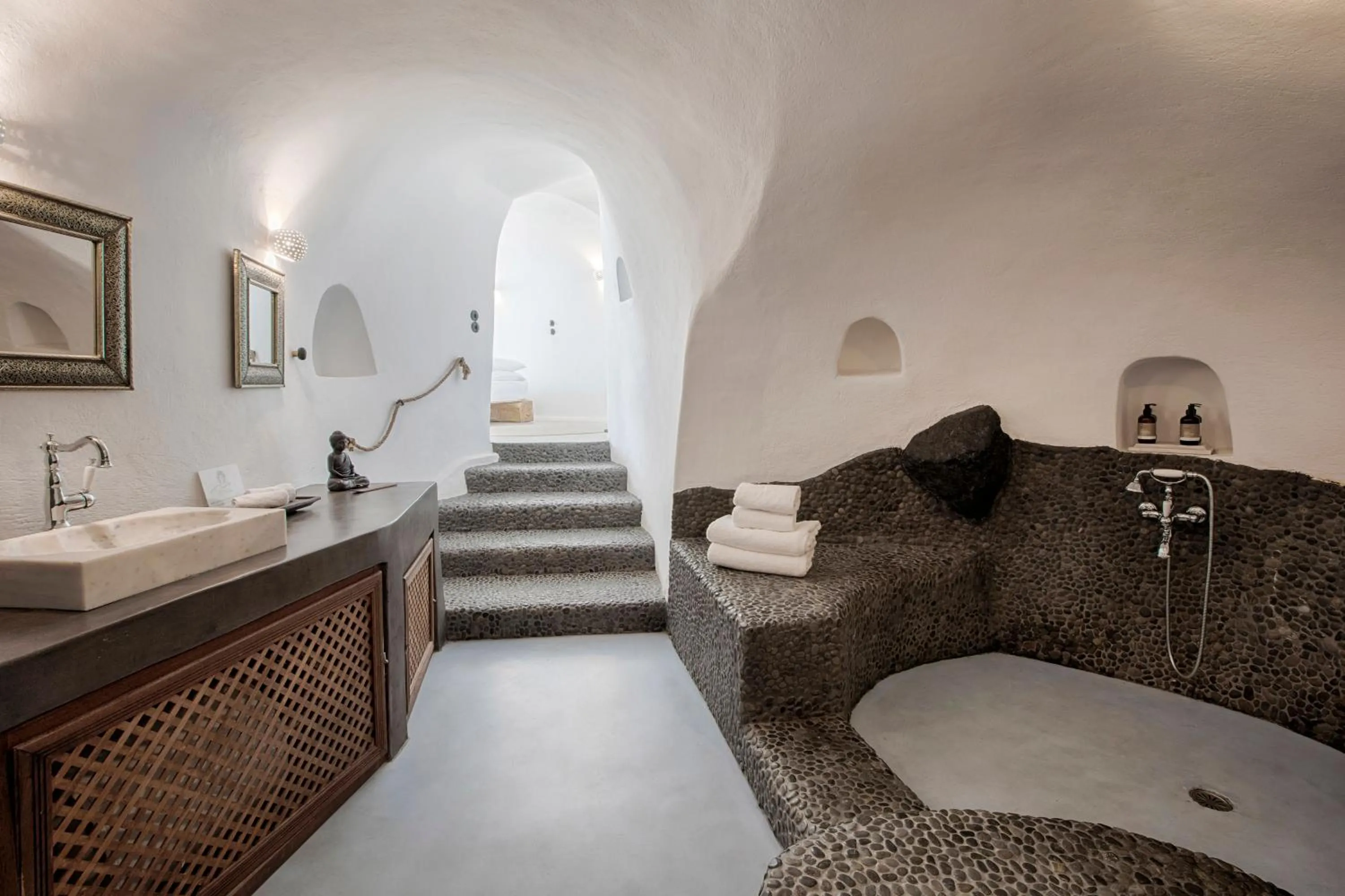 Shower in Ducato di Oia - Adults Only