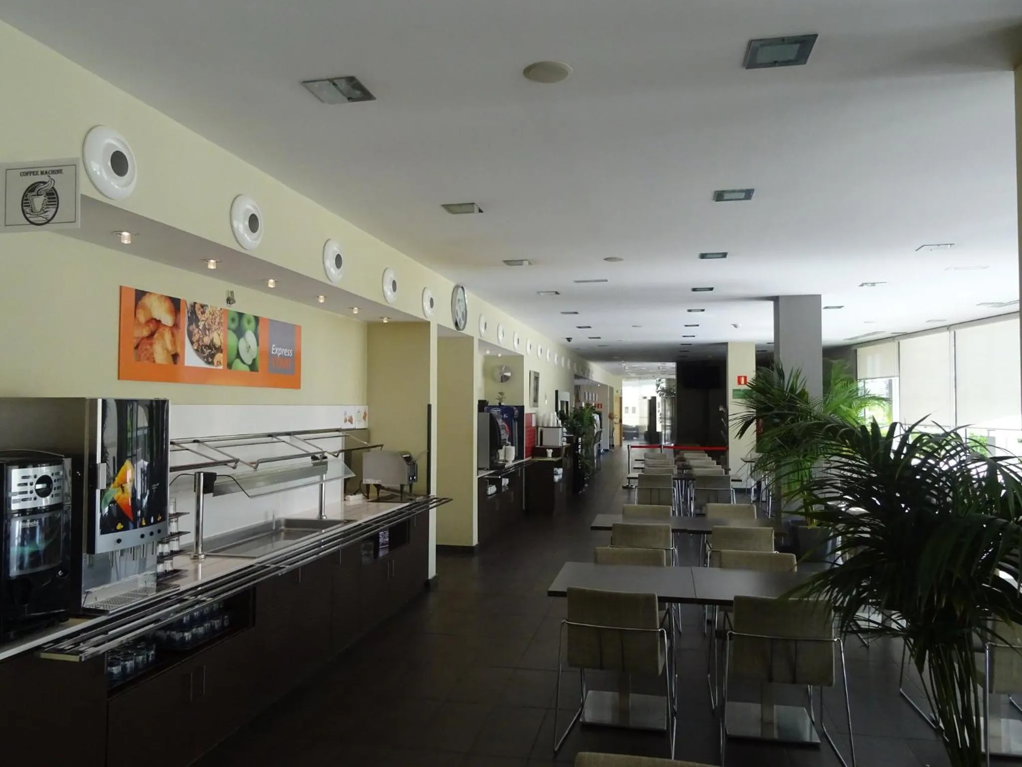Restaurant/places to eat in Holiday Inn Express Sant Cugat by IHG