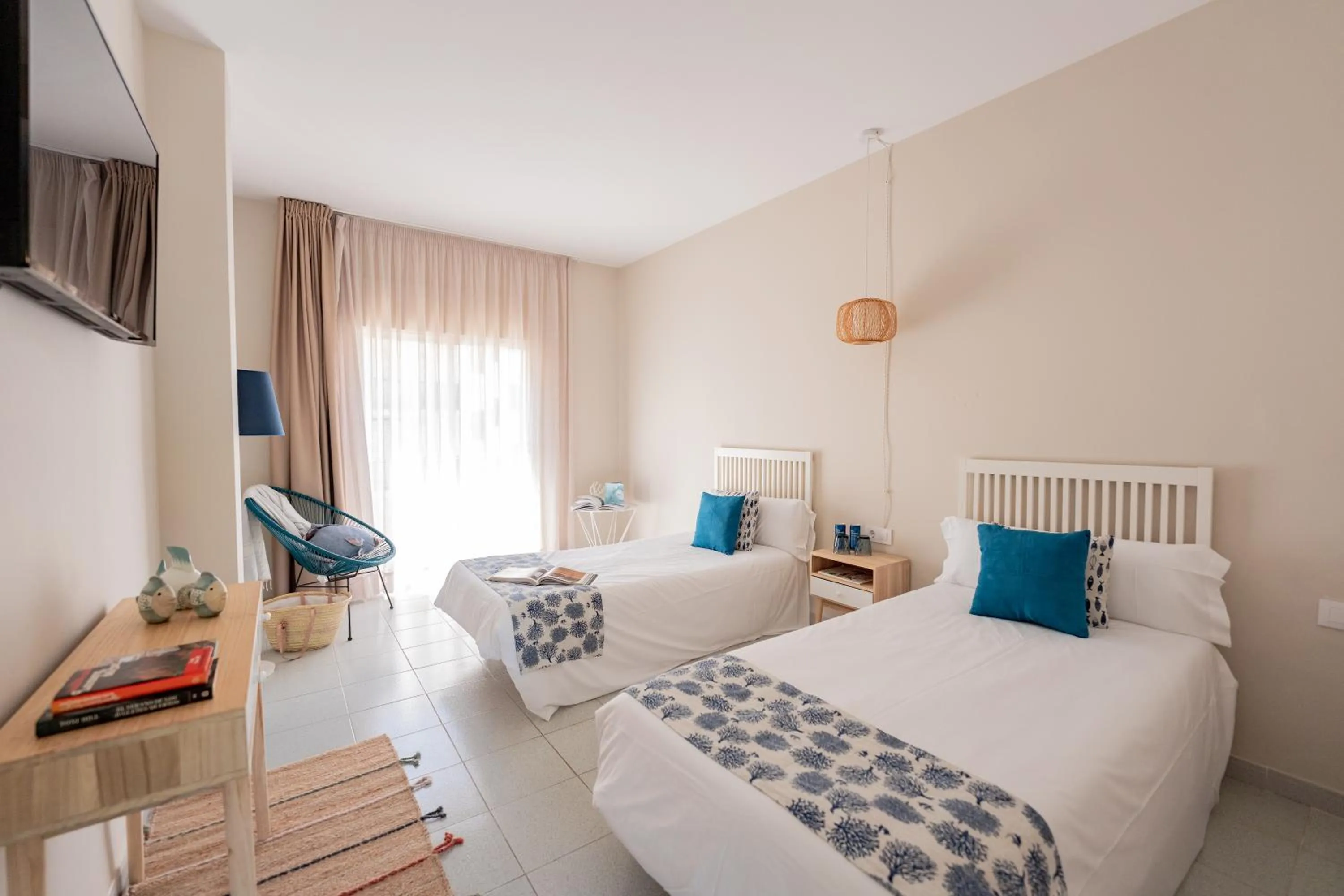 Bedroom, Bed in Hotel Aubí