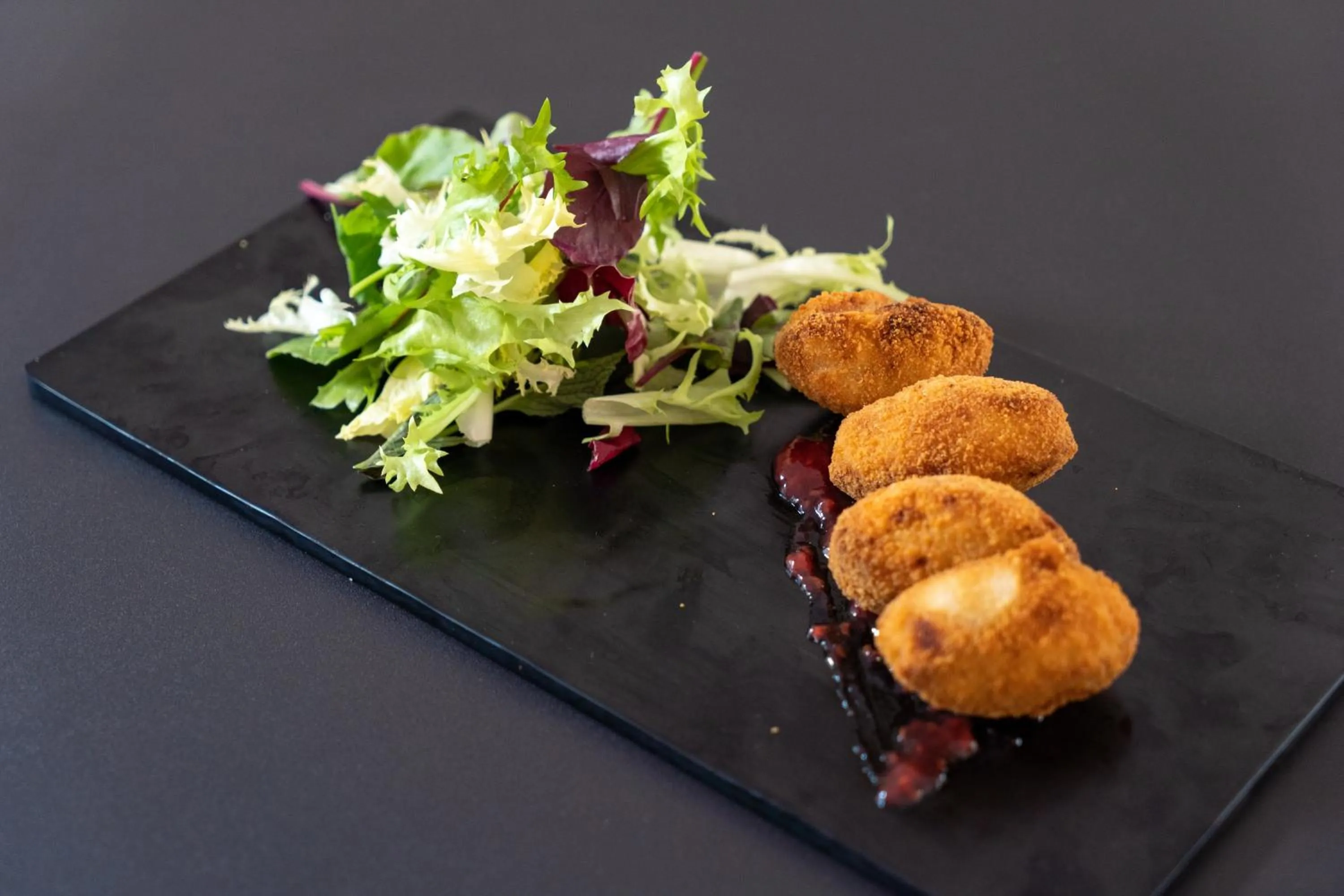 Restaurant/places to eat in Hotel Aubí