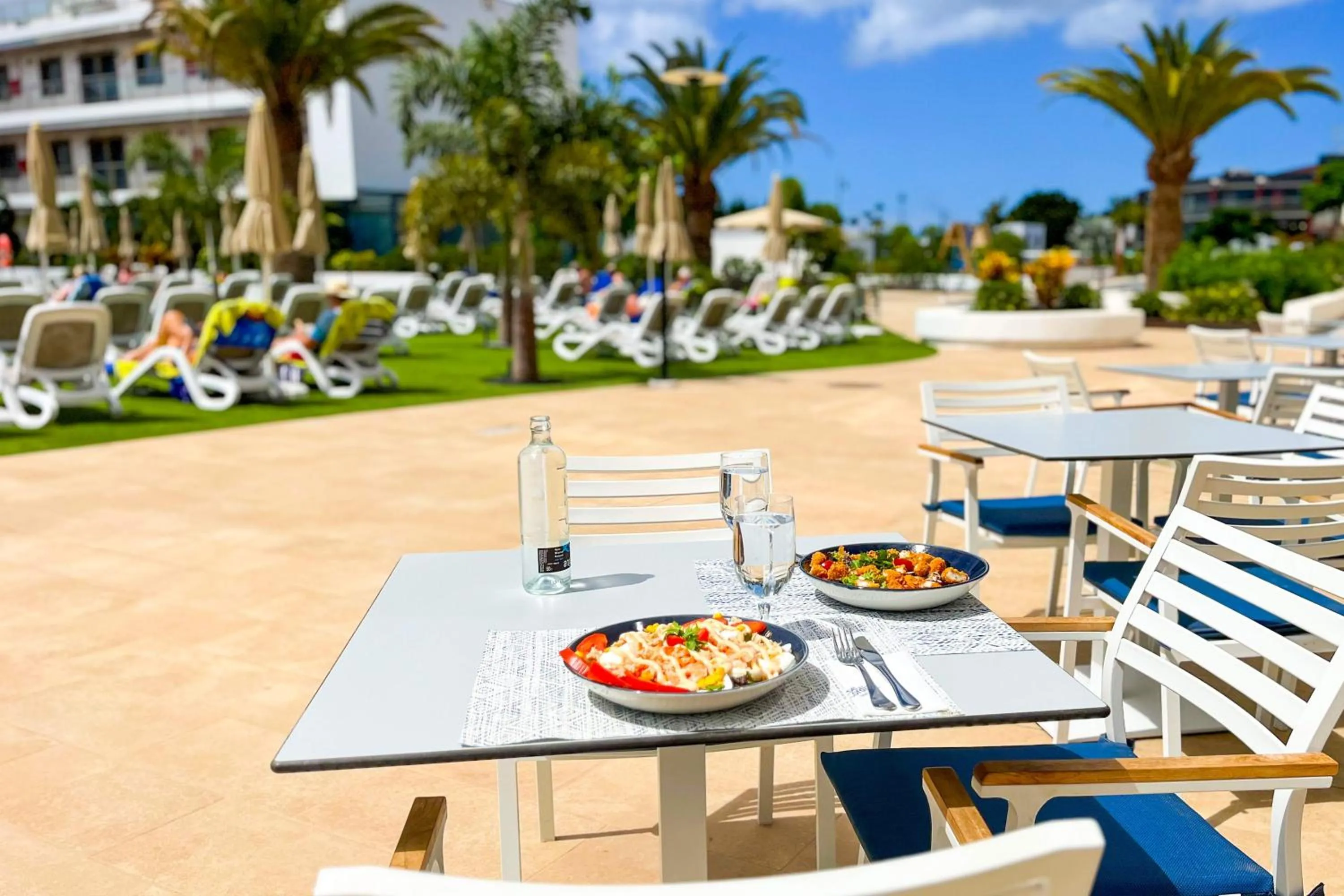 Restaurant/places to eat in Hotel Cordial Marina Blanca
