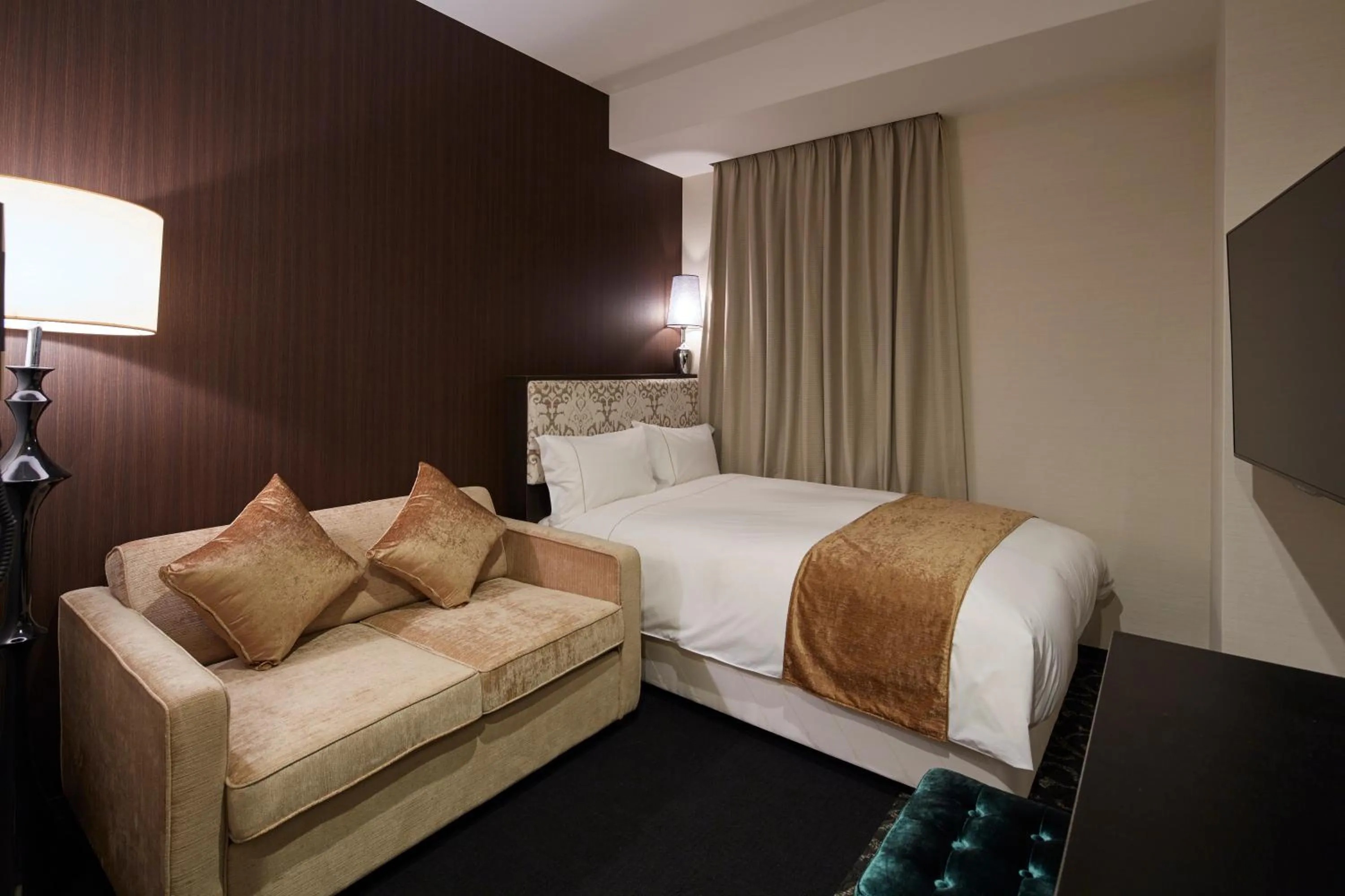 Photo of the whole room, Bed in Centurion Hotel Grand Kobe Station