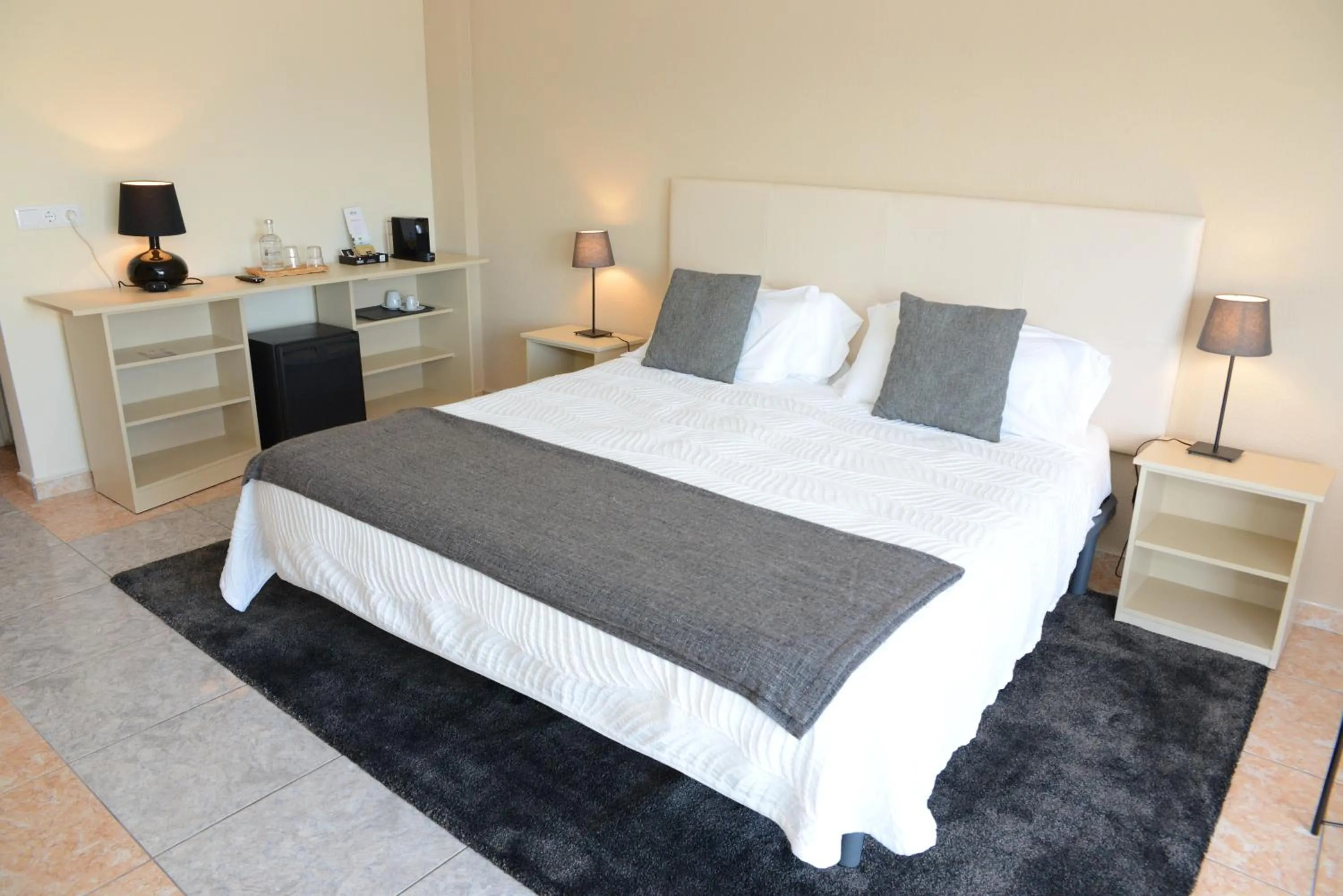 Photo of the whole room, Bed in Rallye Hotel