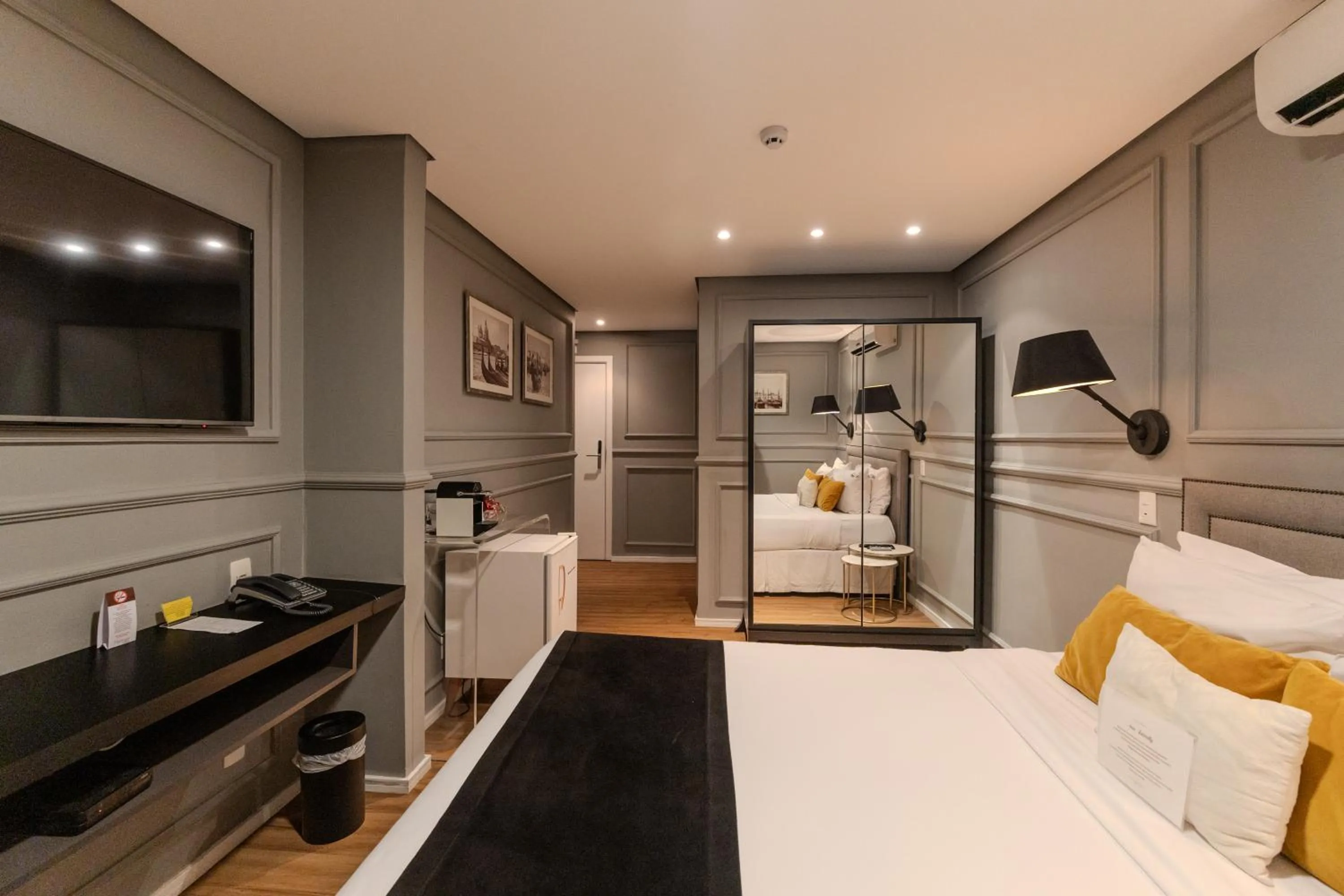 Bed in Hotel Heritage