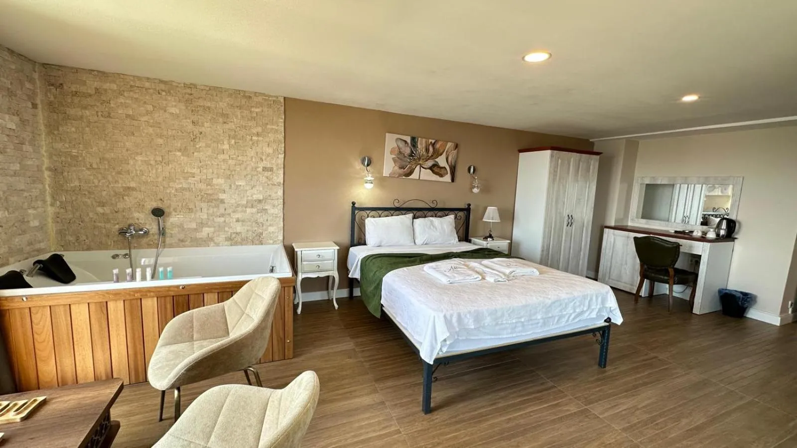 Bed in Aden Boutique Otel