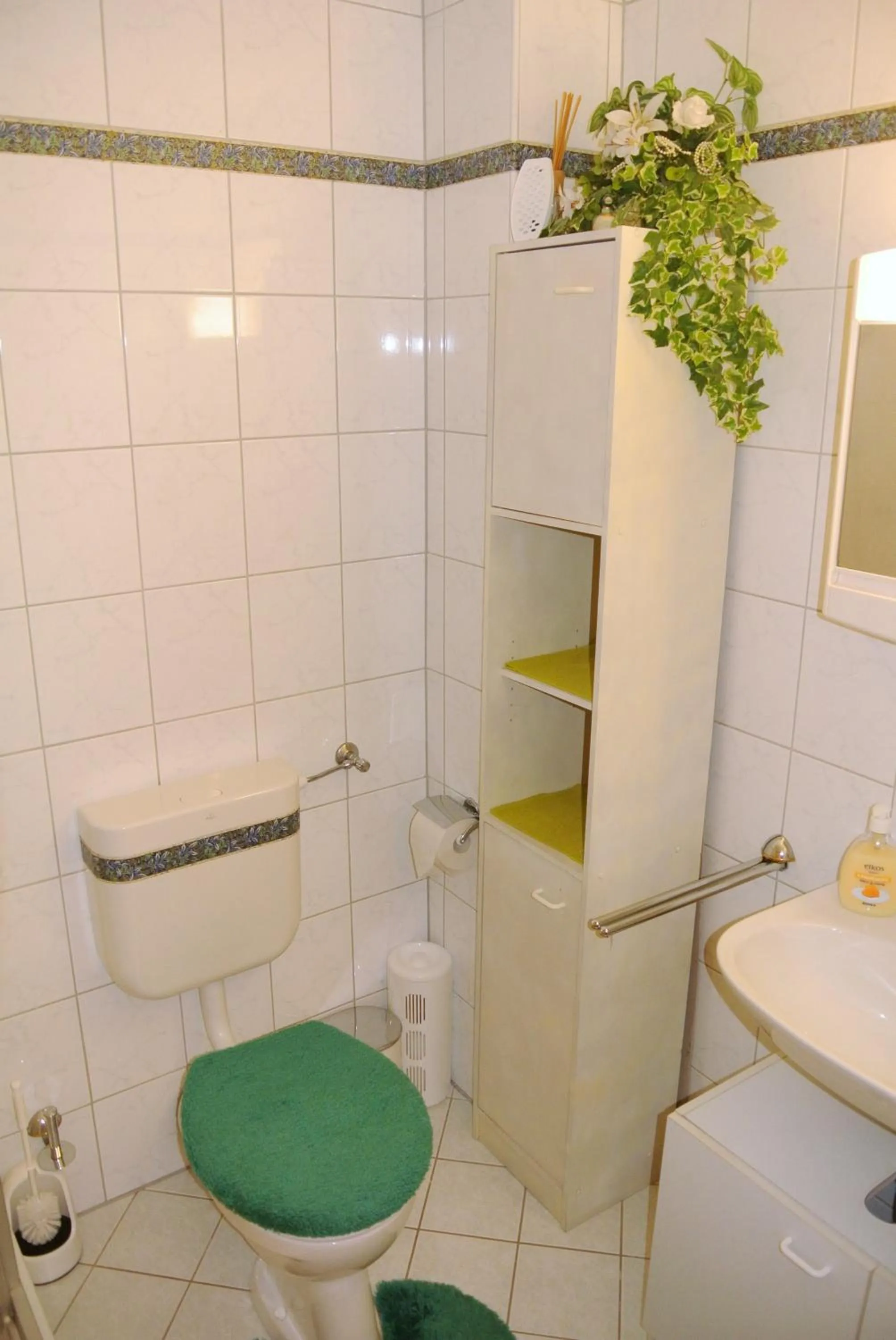Bathroom in Haus Am Waldrand - Ferienwohnung Augustin