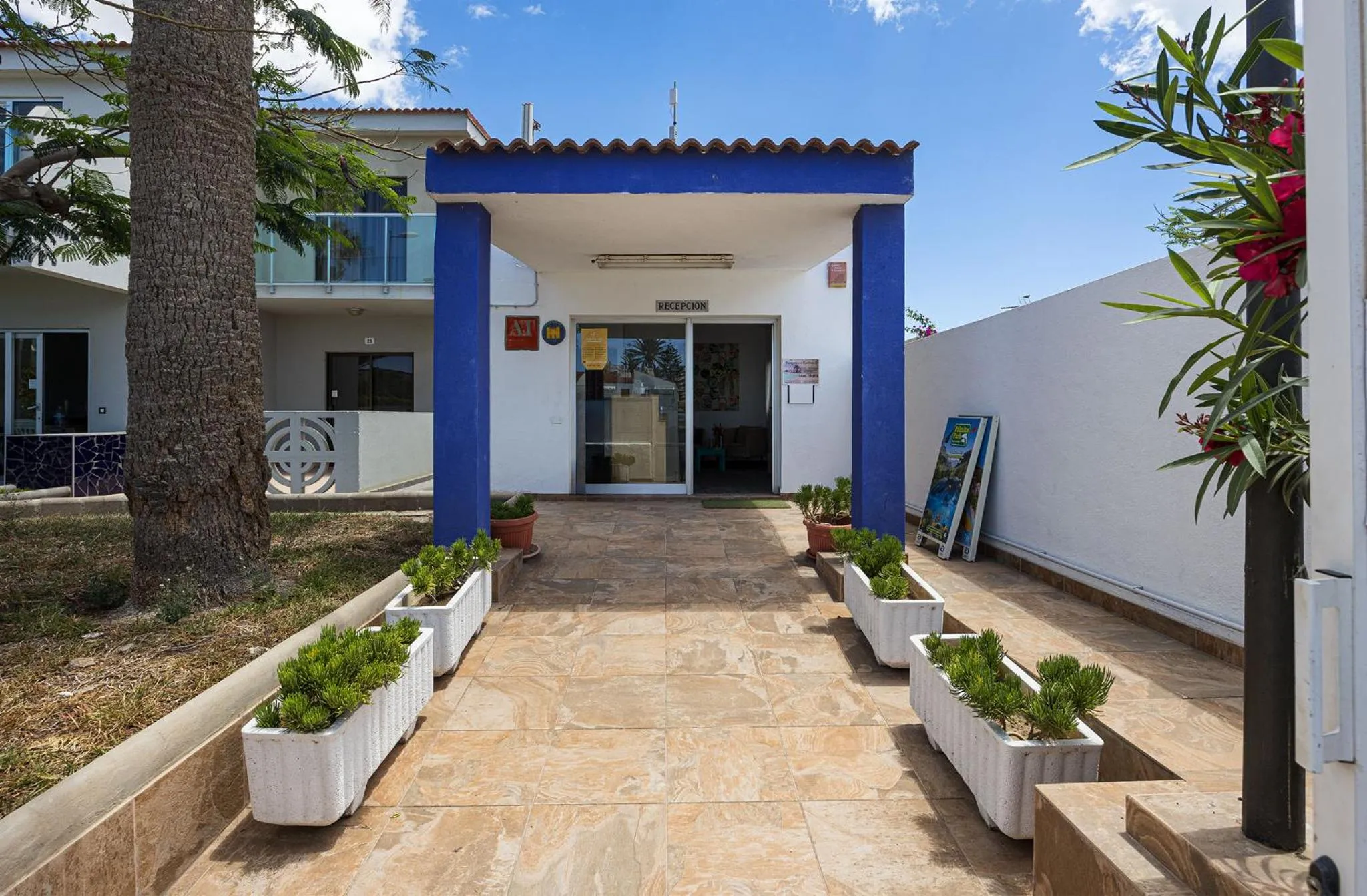 Facade/entrance in Smartr Maspalomas Corinto
