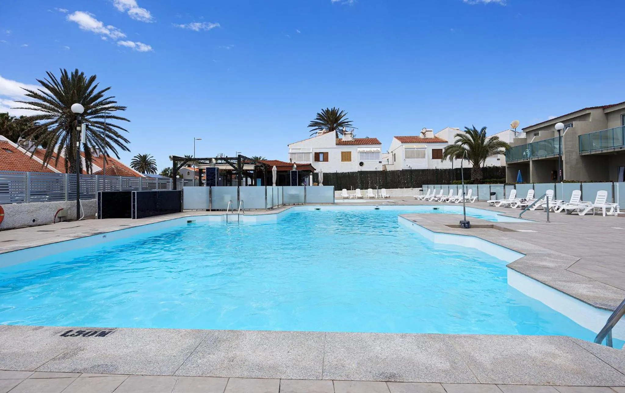 Pool view in Smartr Maspalomas Corinto