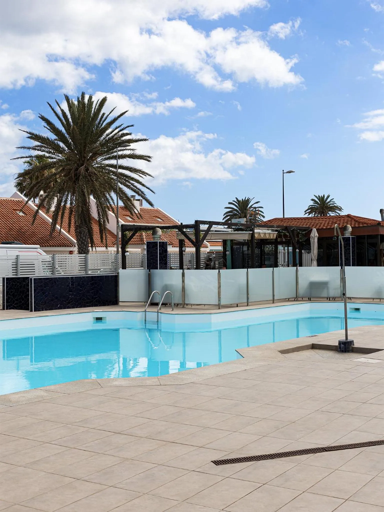 Pool view in Smartr Maspalomas Corinto