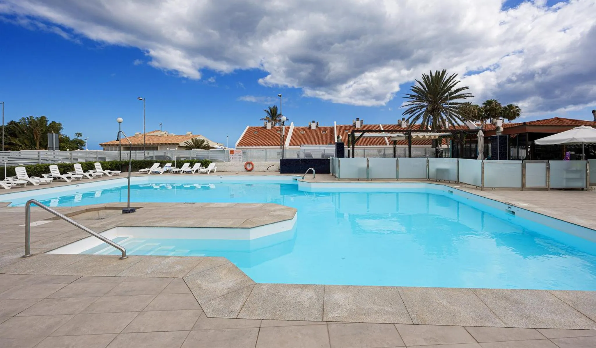 Swimming pool in Smartr Maspalomas Corinto