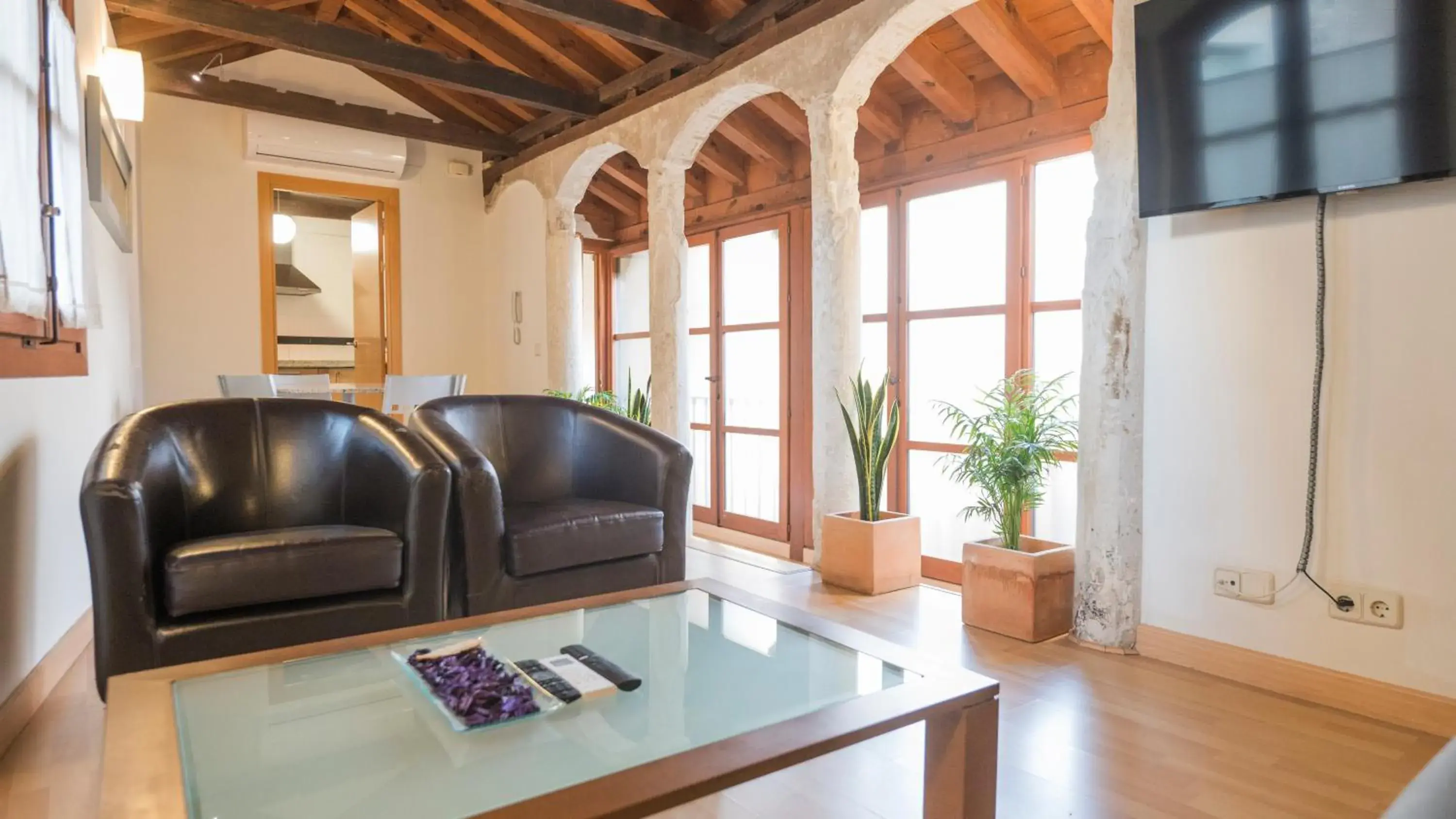 Two-Bedroom Apartment in Casa de los Mozárabes by Toledo AP Two-Bedroom Apartment in Casa de los Mozárabes by Toledo AP