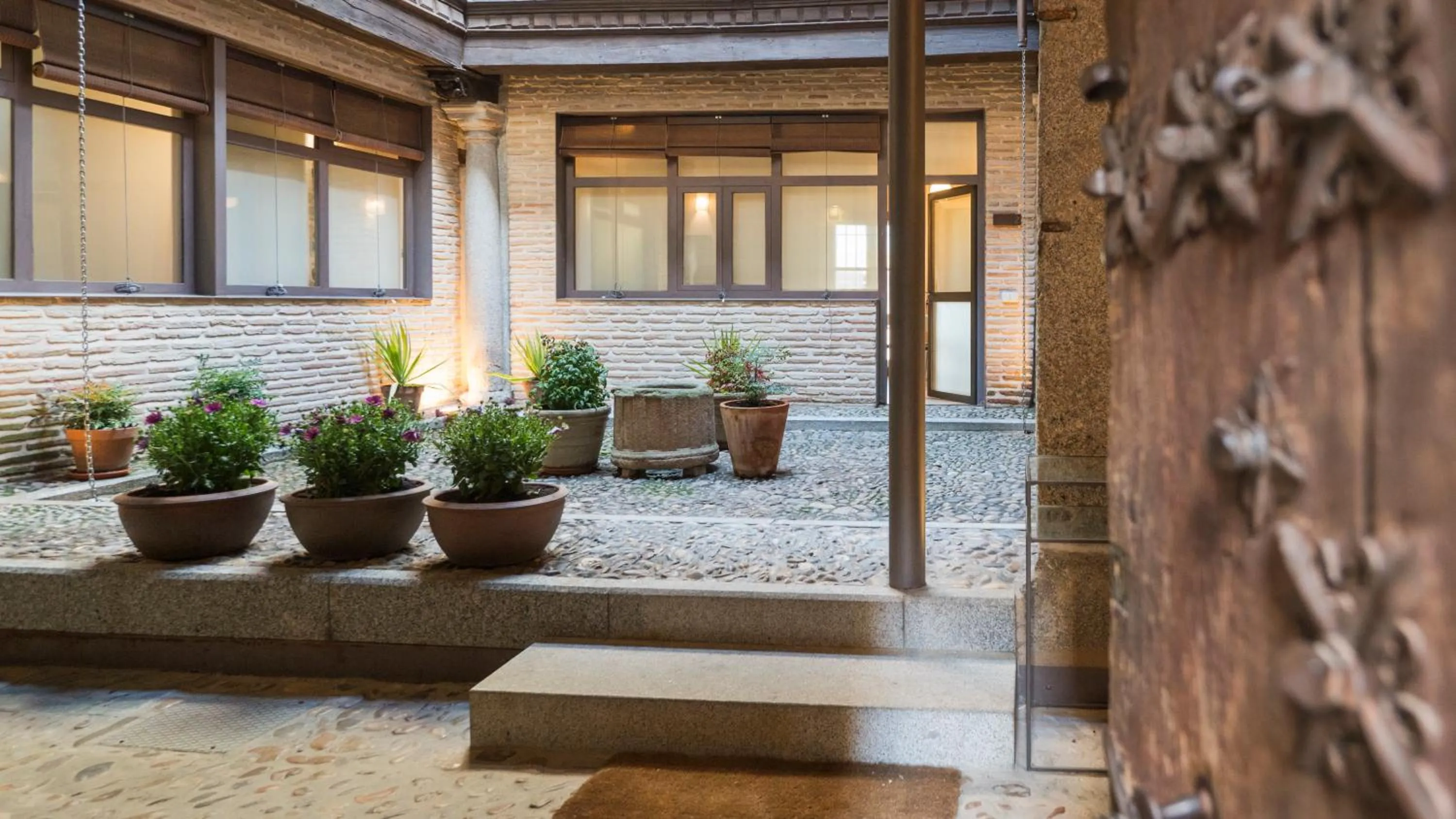 Property building in Casa de los Mozárabes by Toledo AP