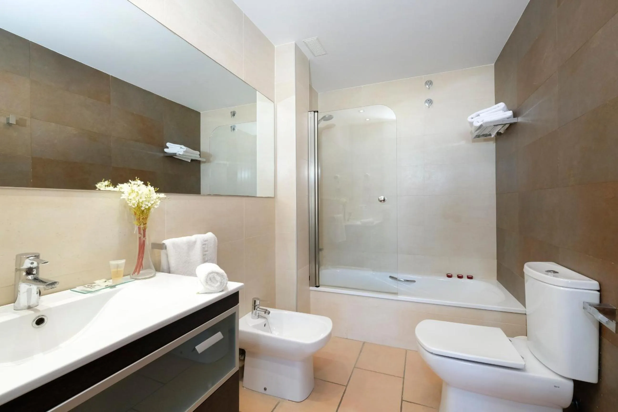 Bathroom in Los Castillarejos Apartamentos Rurales