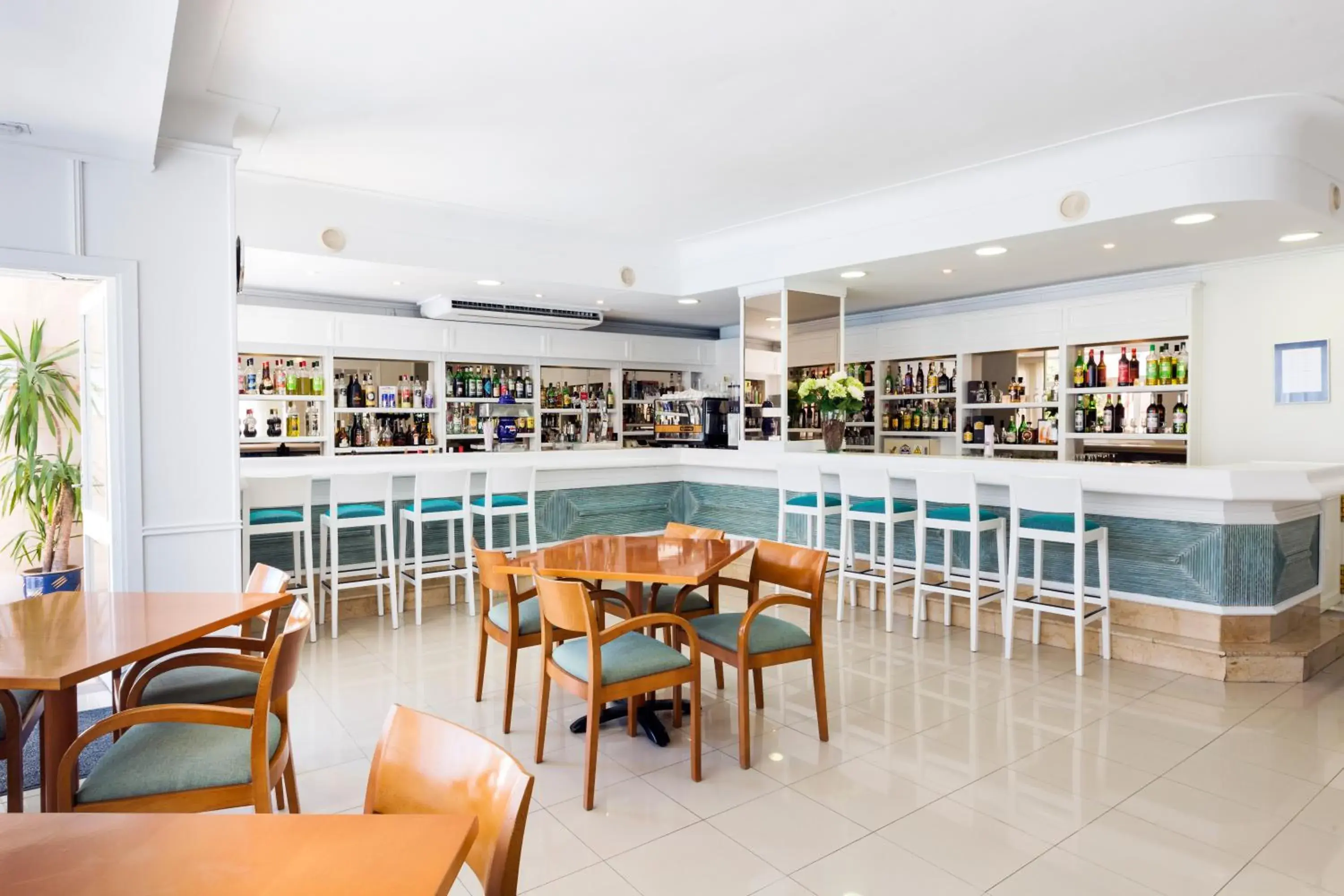 Lounge or bar in Hotel Don Miguel Playa Lounge or bar in Hotel Don Miguel Playa