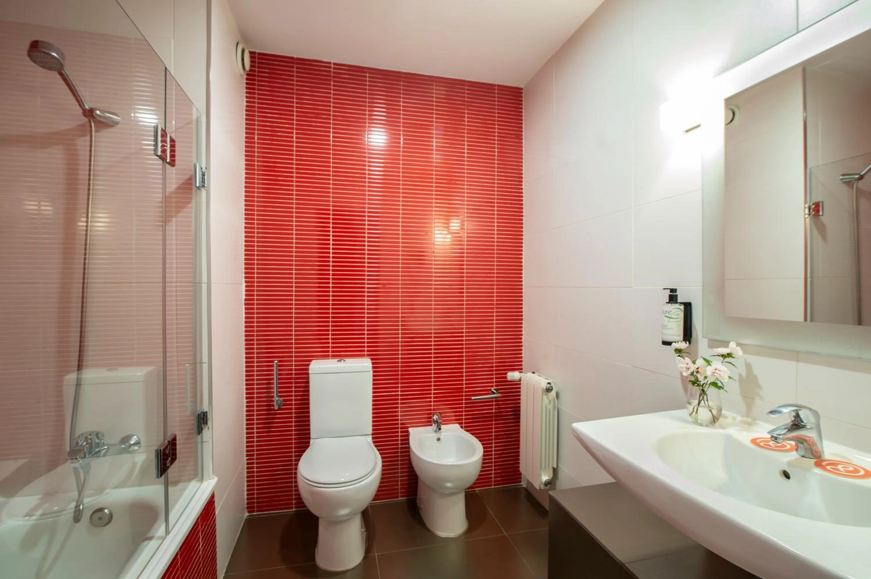 Shower in Allegro Granada