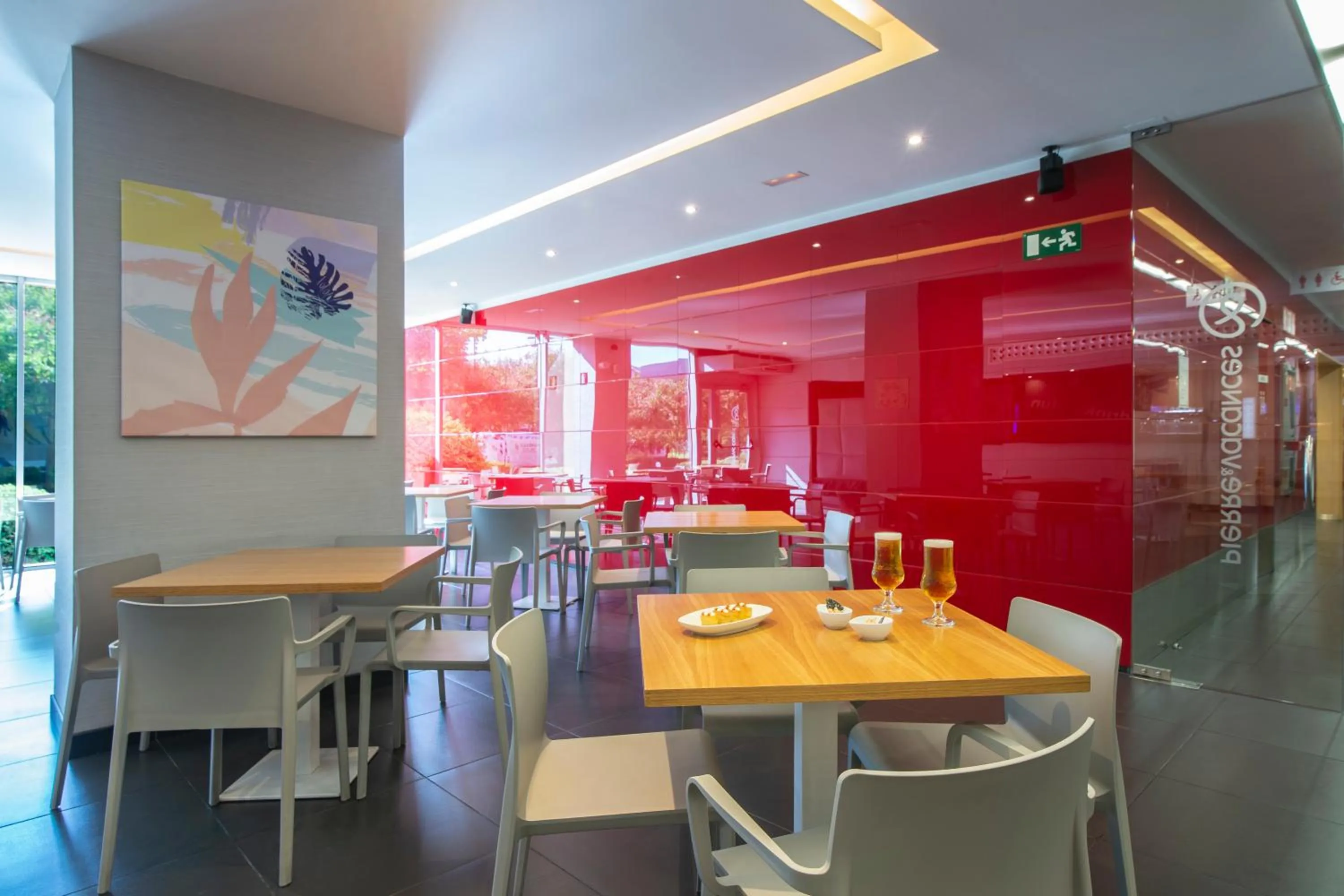 Restaurant/places to eat in Allegro Granada